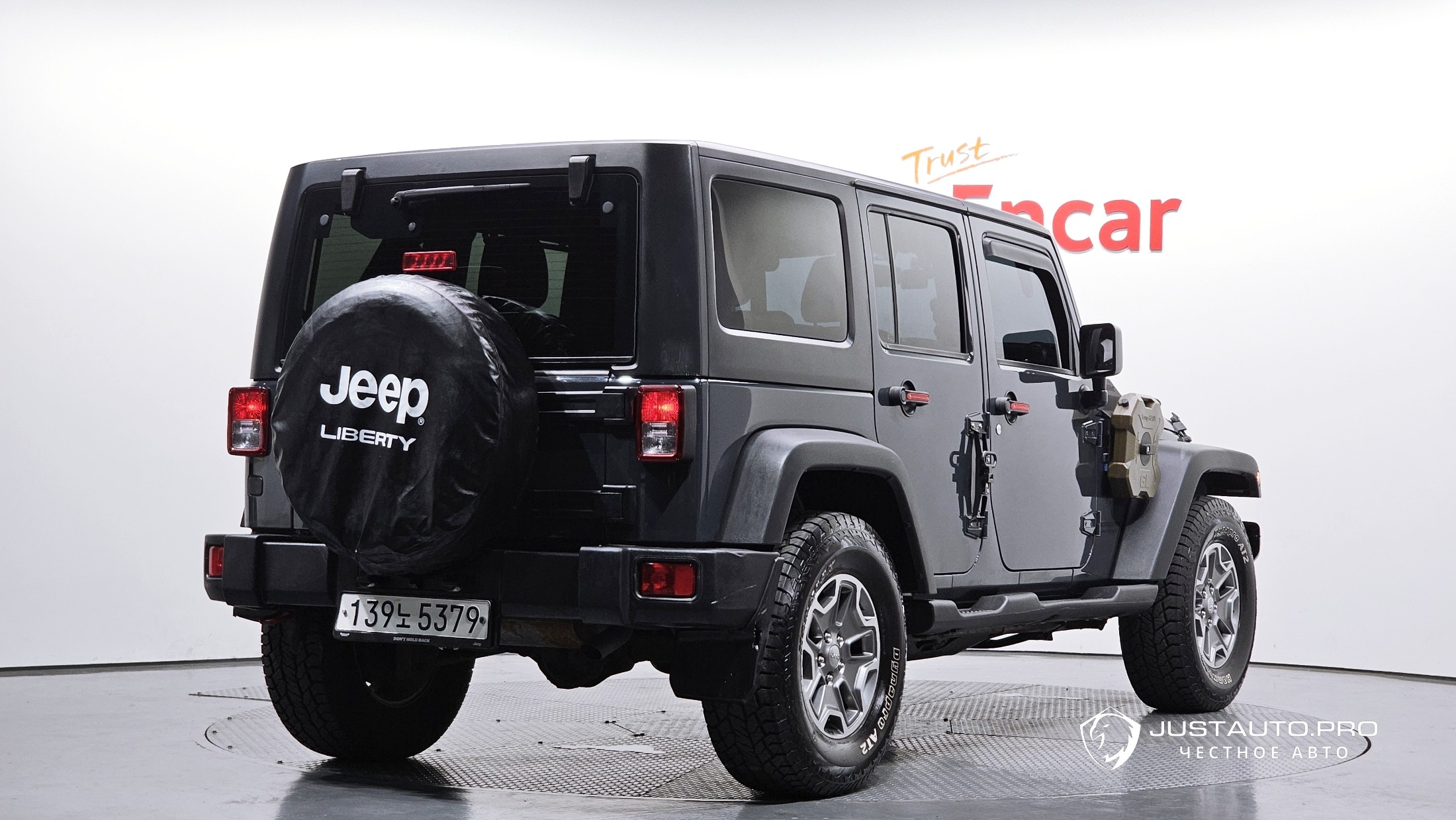 Автомобиль Jeep Wrangler
