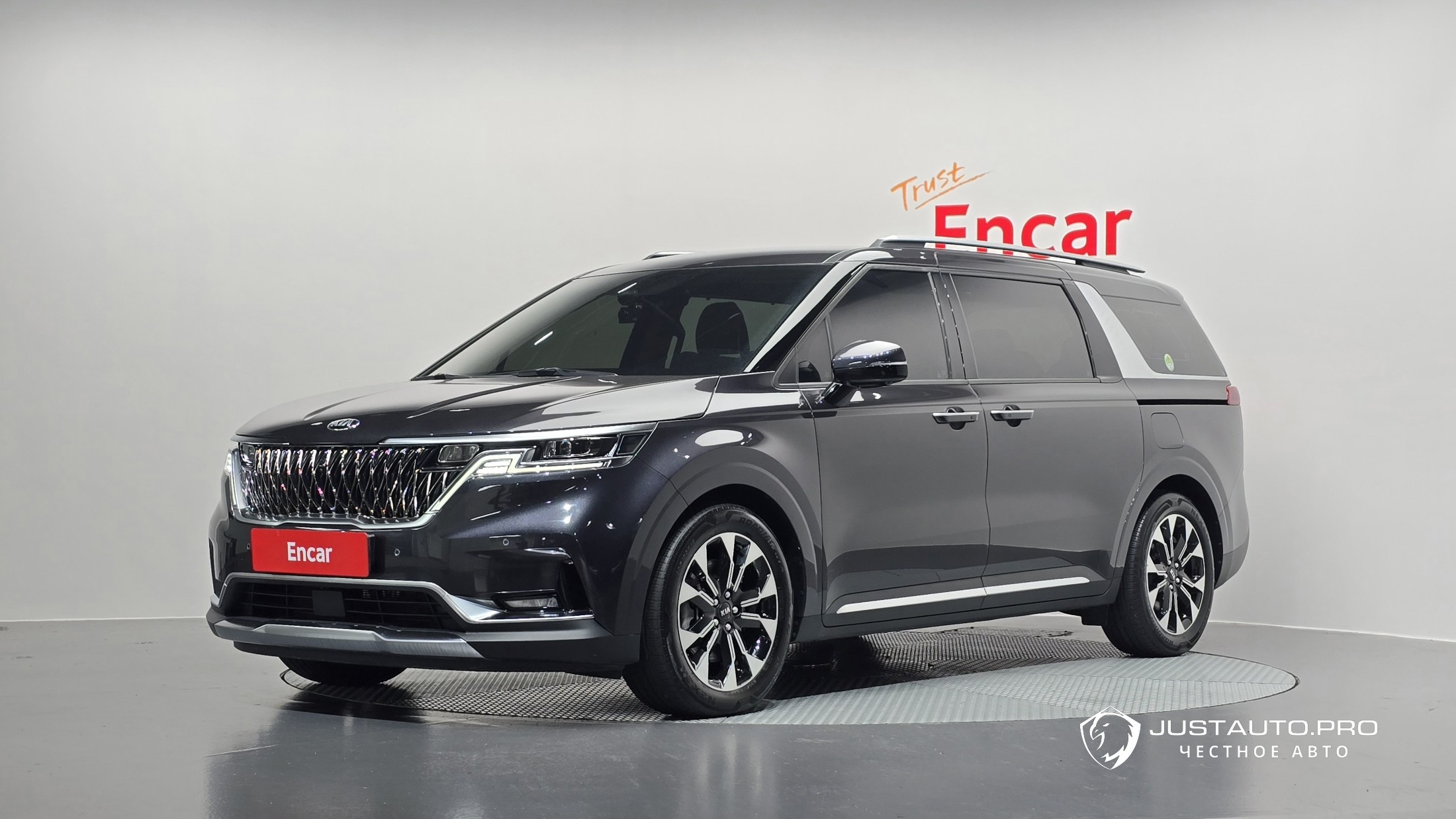 Автомобиль Kia Canival