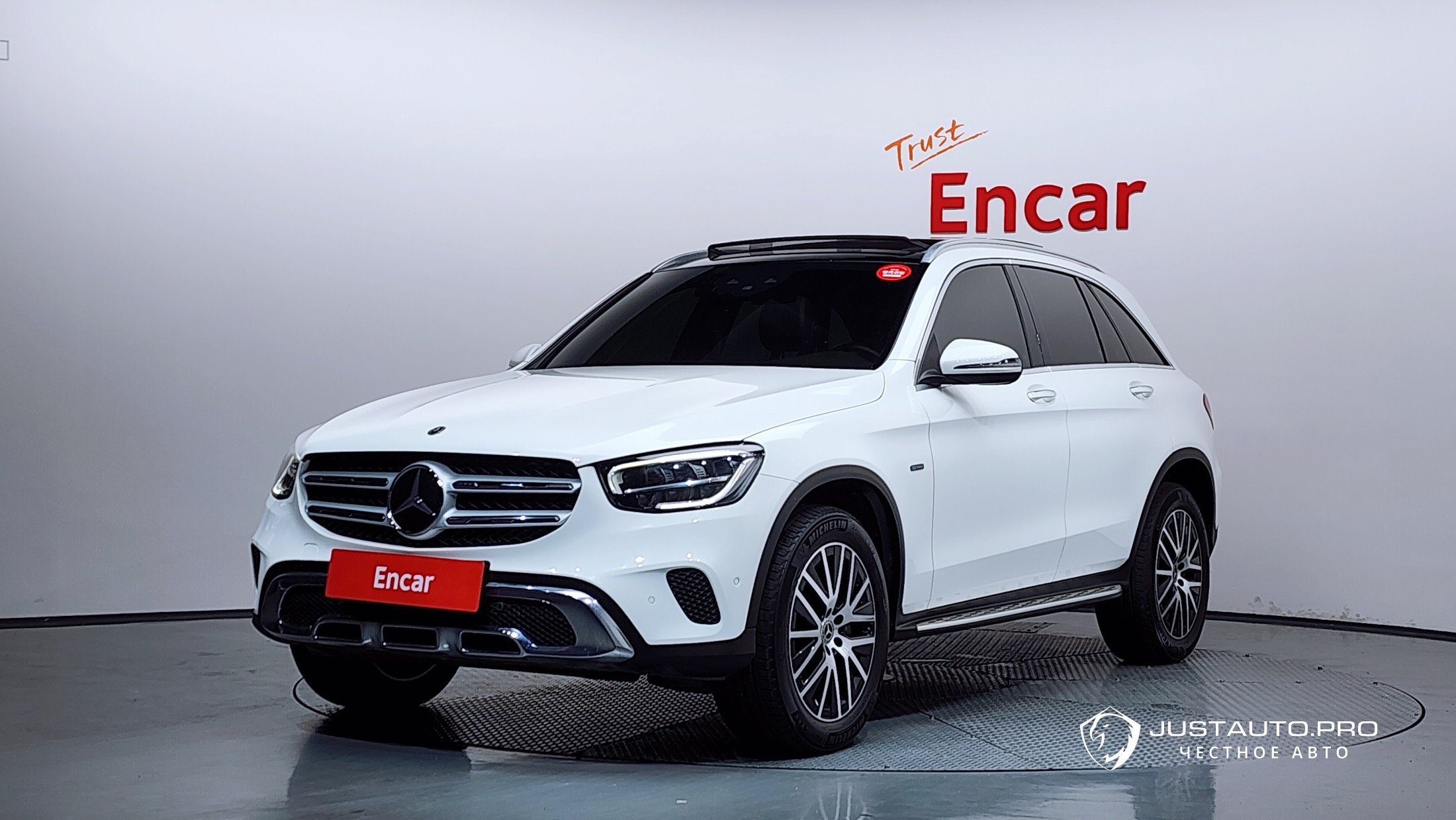 Автомобиль Mercedes-Benz GLC-Class
