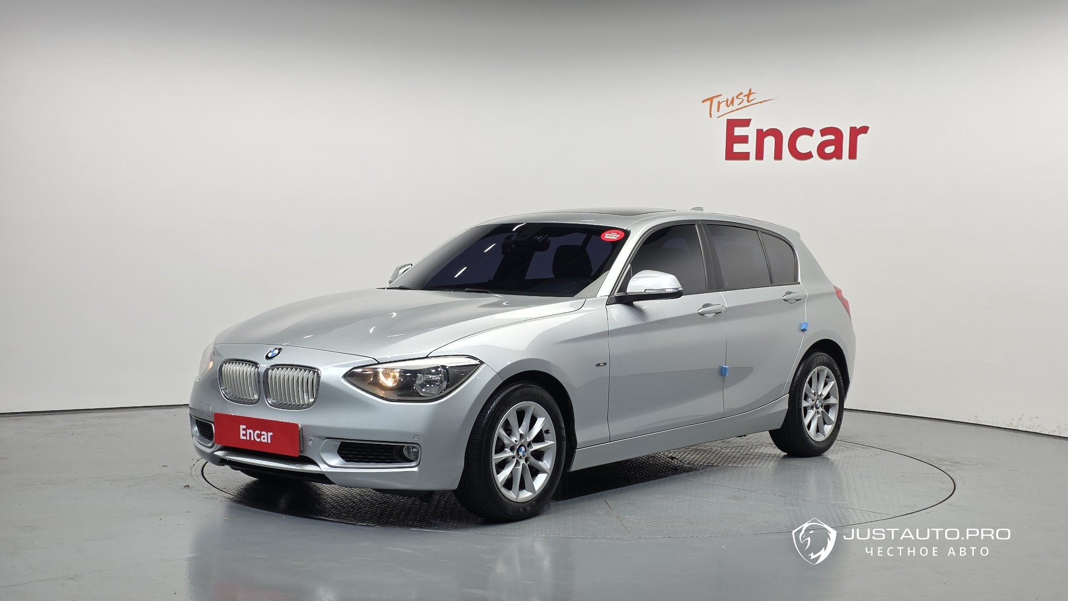 Автомобиль BMW 1-Series