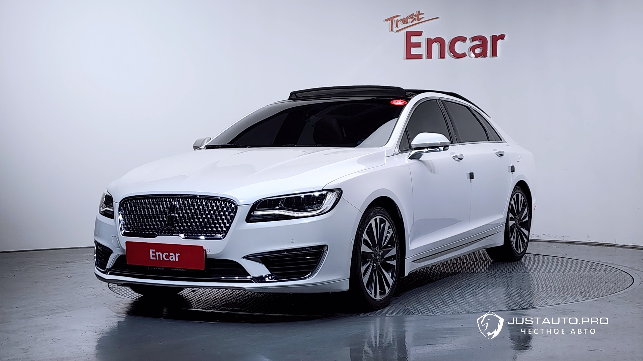 Автомобиль Lincoln MKZ