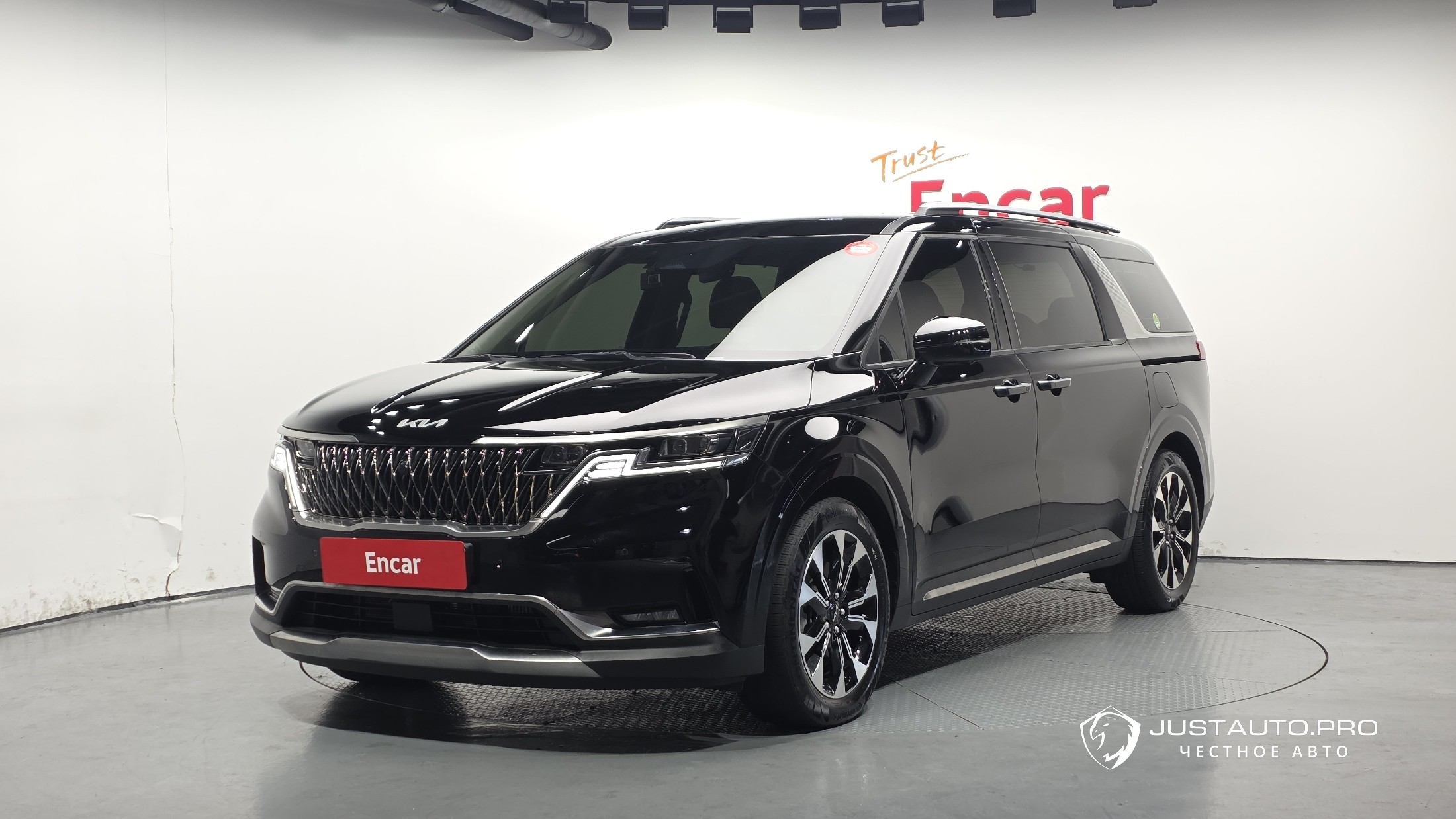 Автомобиль Kia Canival