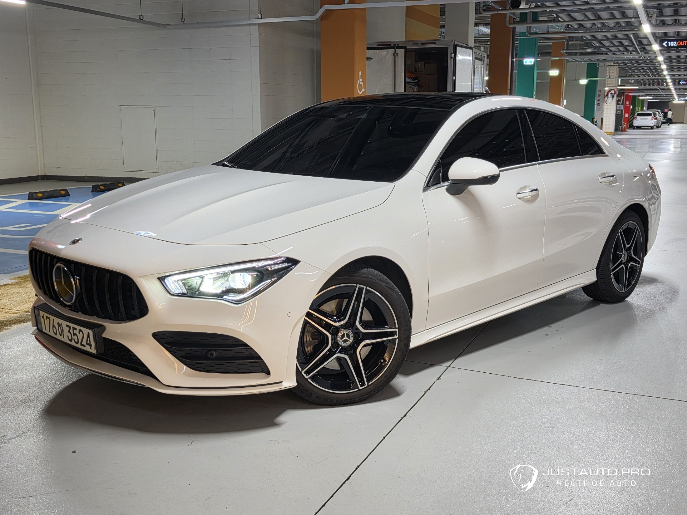 Автомобиль Mercedes-Benz CLA-Class