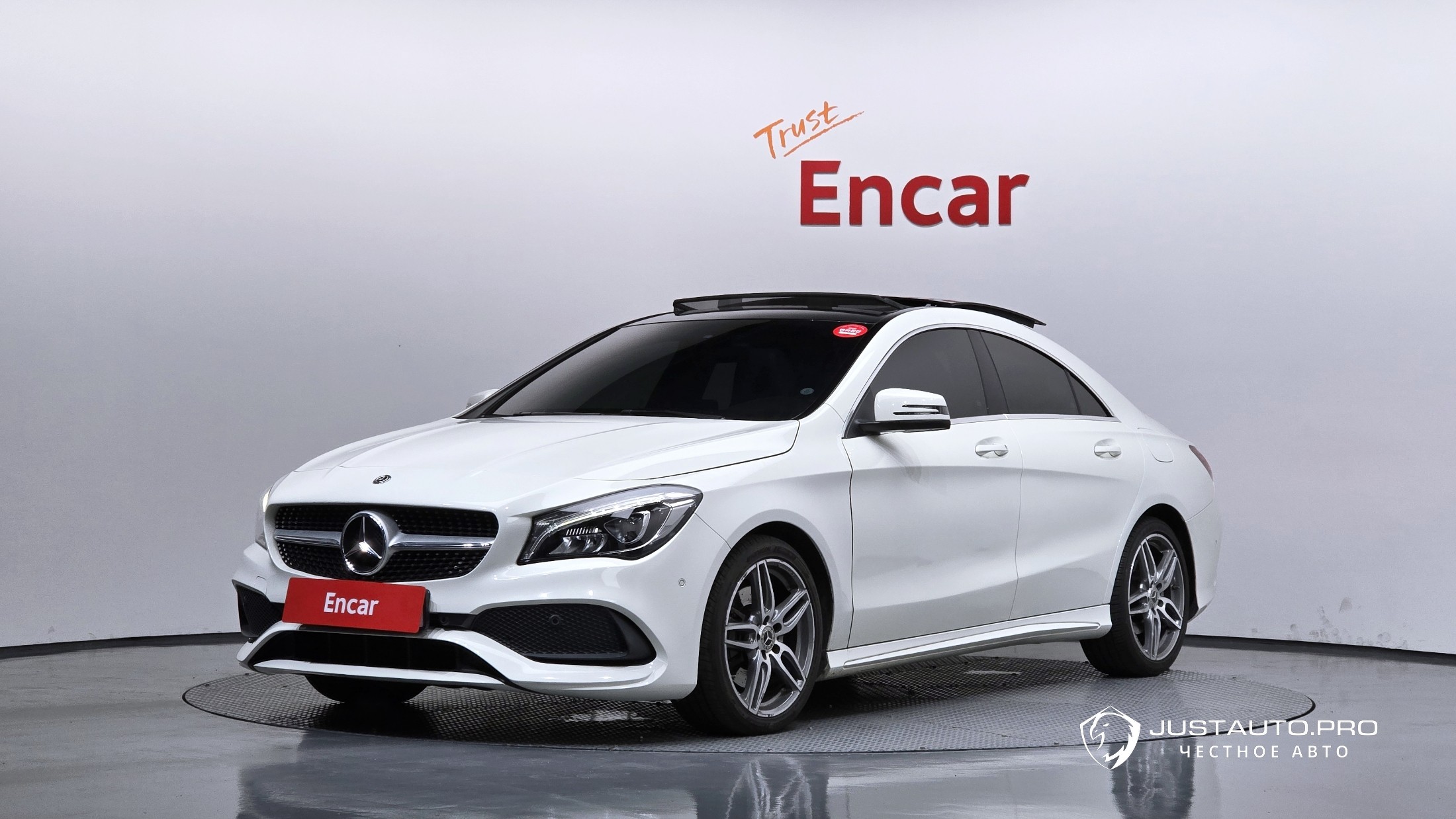 Автомобиль Mercedes-Benz CLA-Class