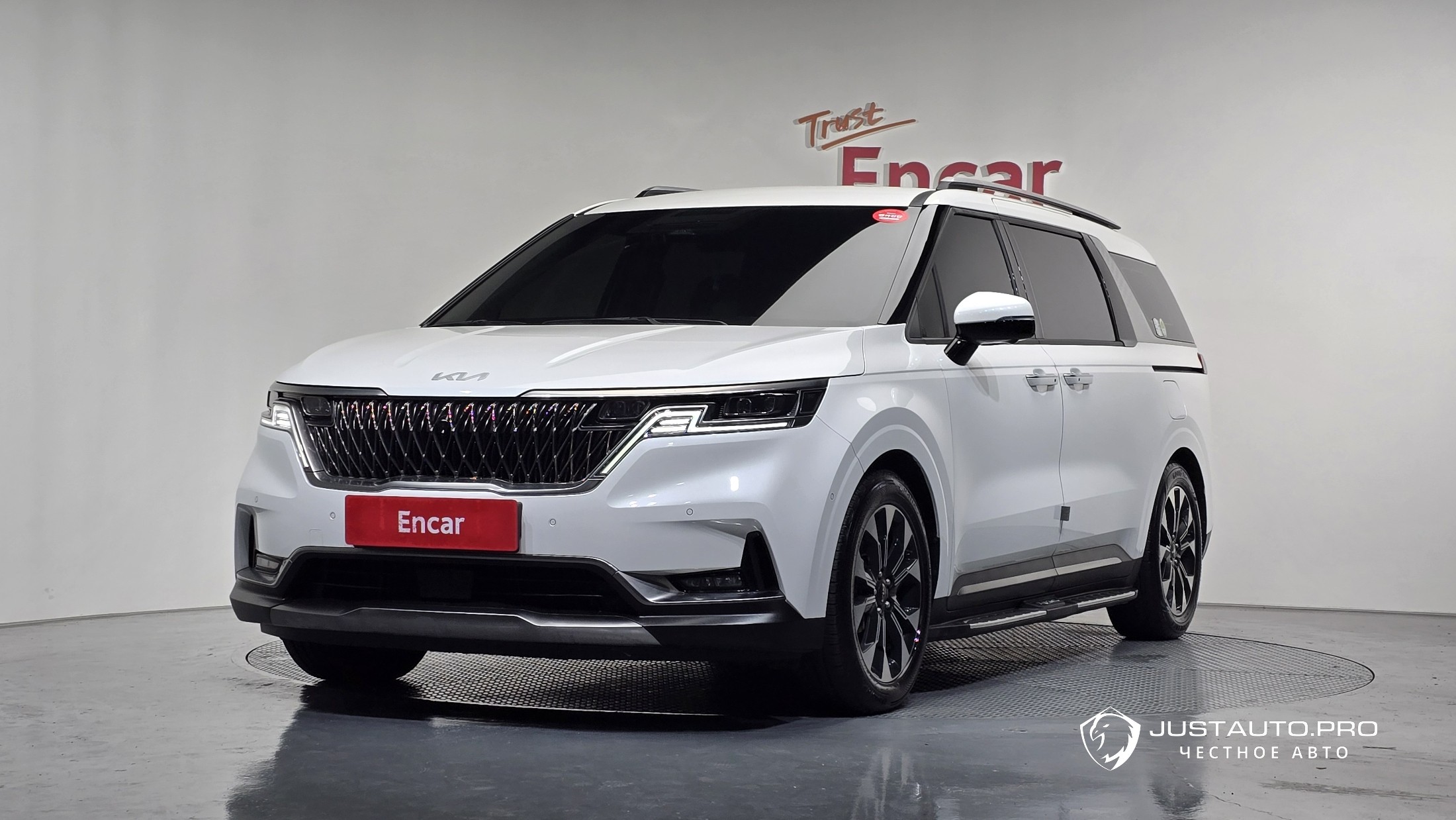 Автомобиль Kia Canival