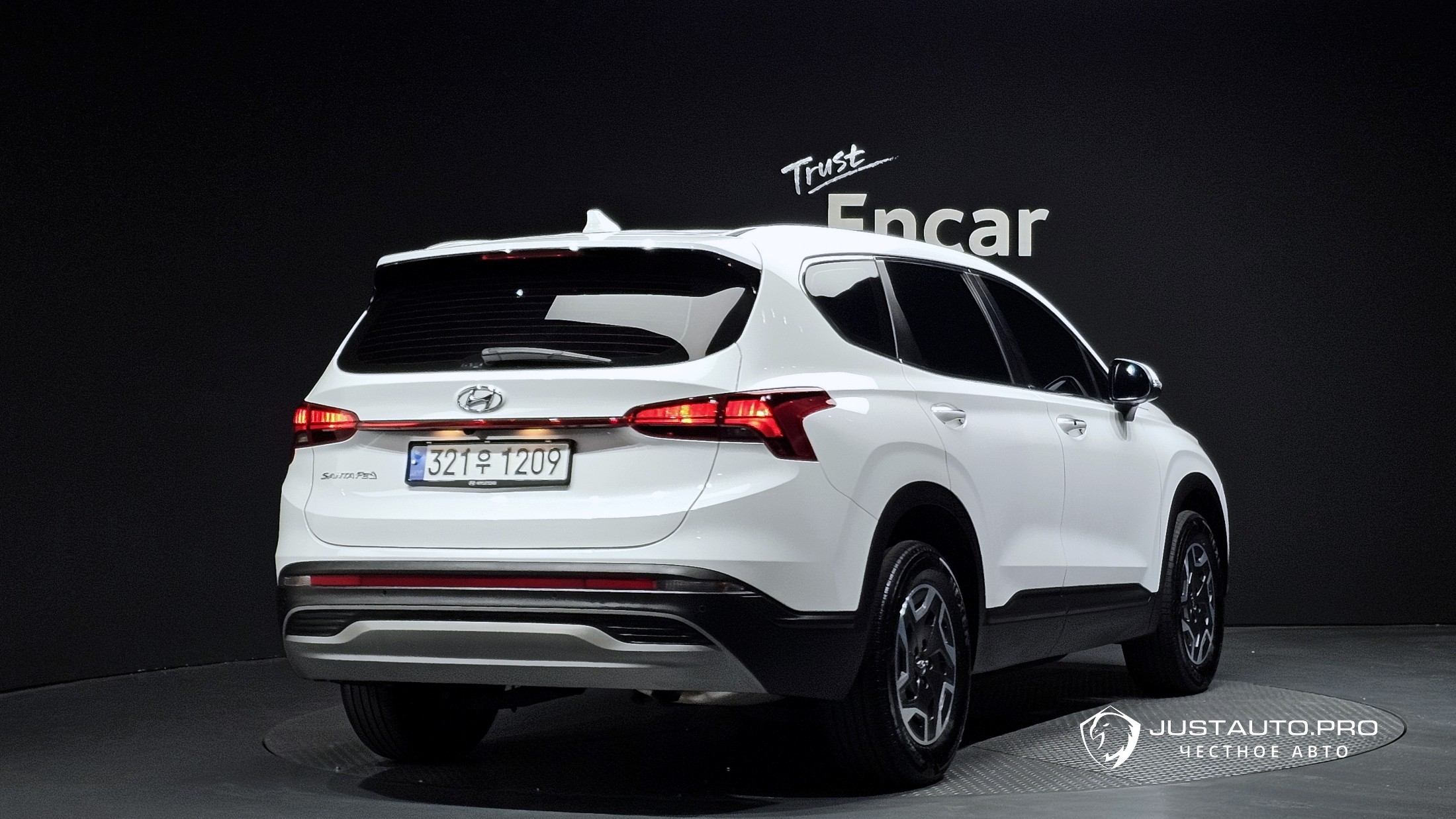 Автомобиль Hyundai Santafe