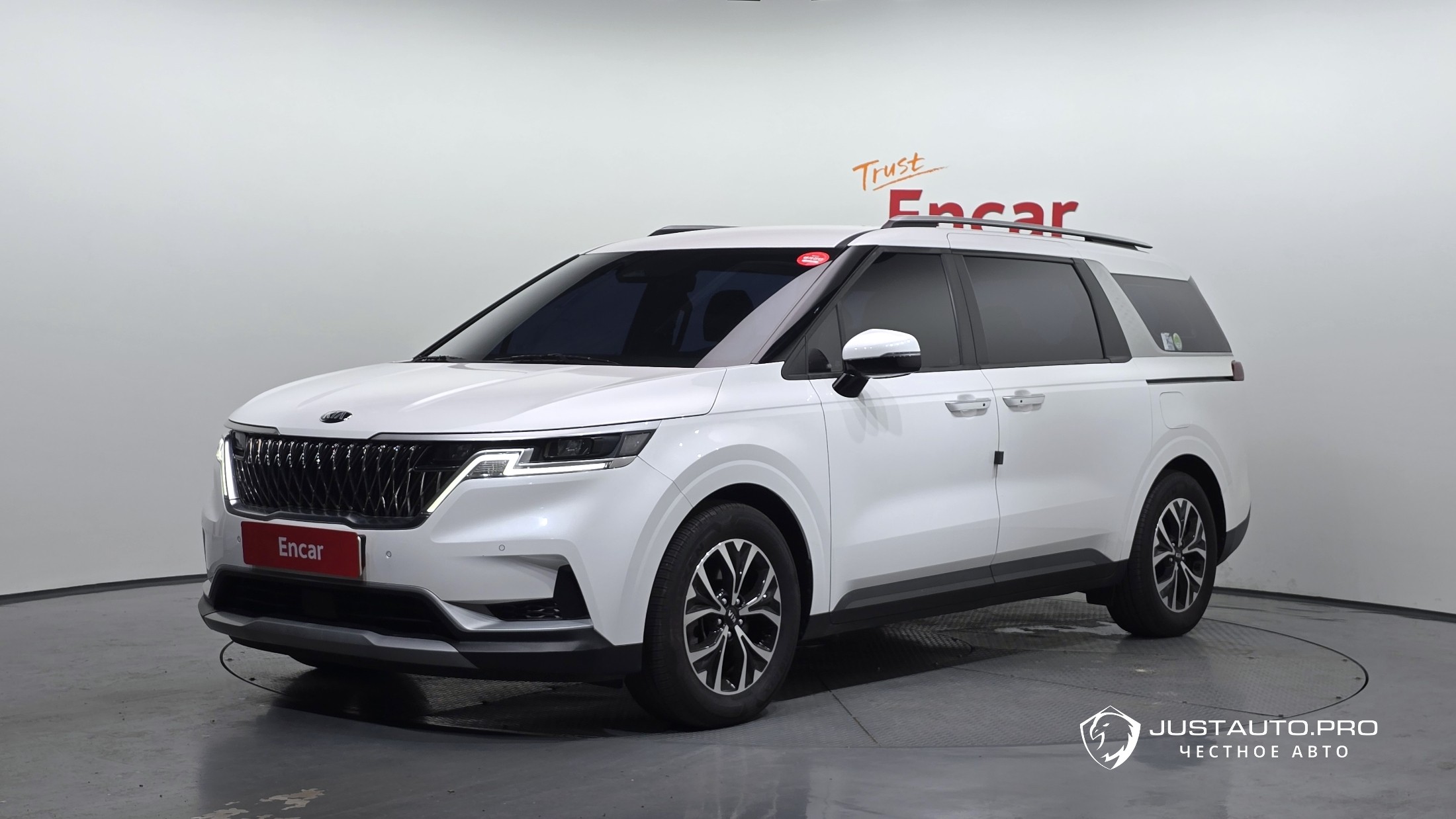 Автомобиль Kia Canival