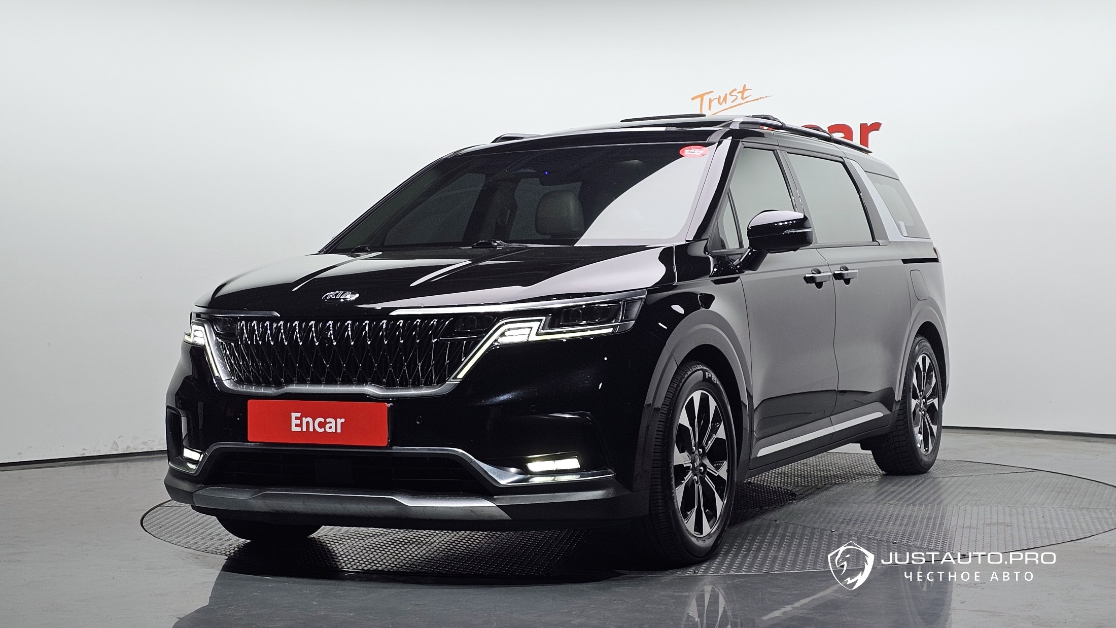 Автомобиль Kia Canival