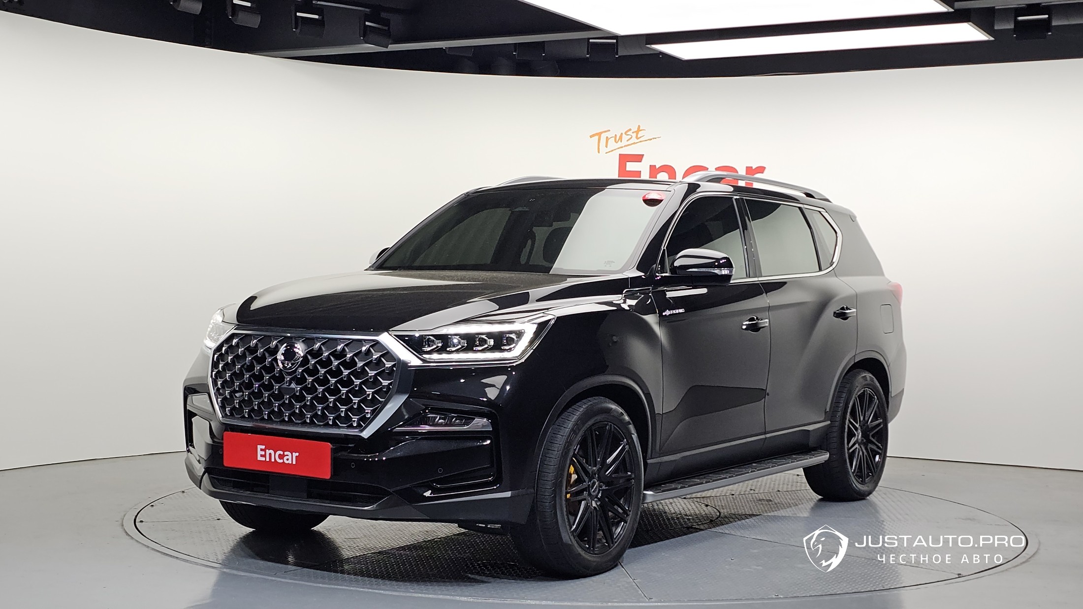 Автомобиль KG_Mobility_Ssangyong Rexton