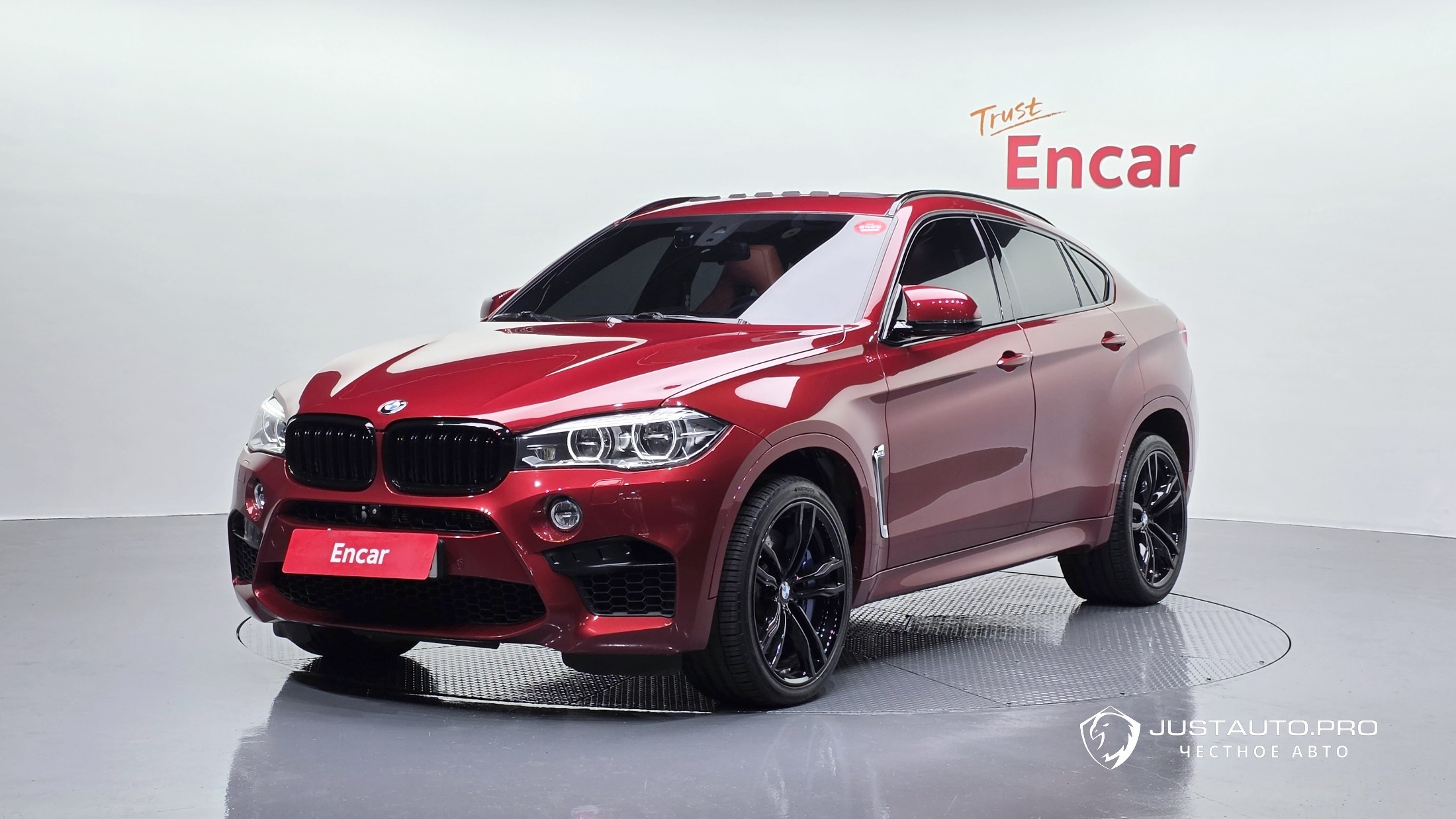Автомобиль BMW X6M