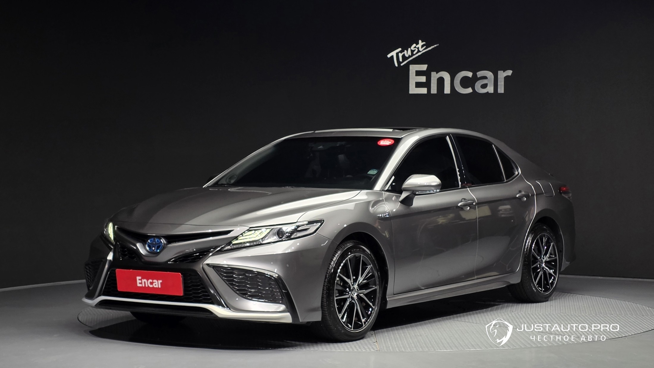 Автомобиль Toyota Camry