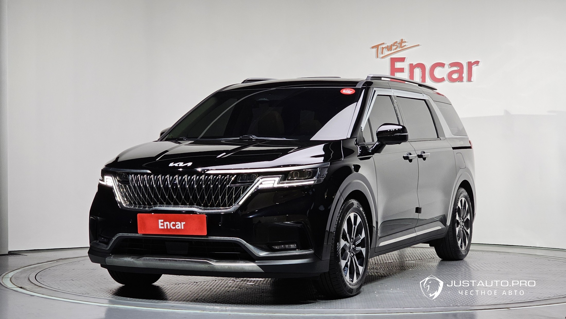 Автомобиль Kia Canival