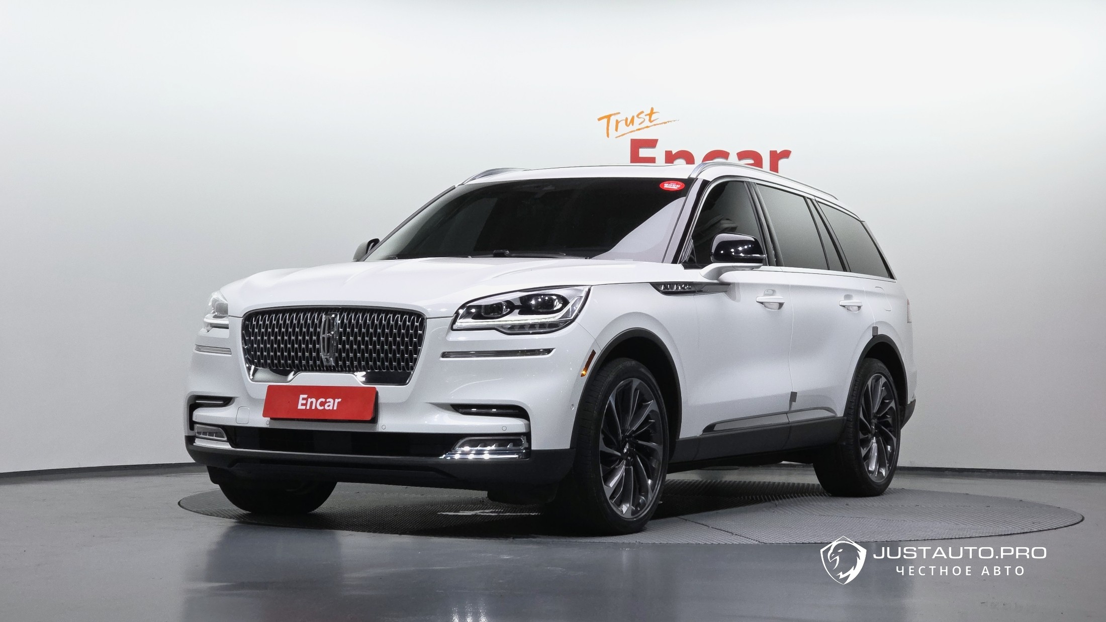 Автомобиль Lincoln Aviator