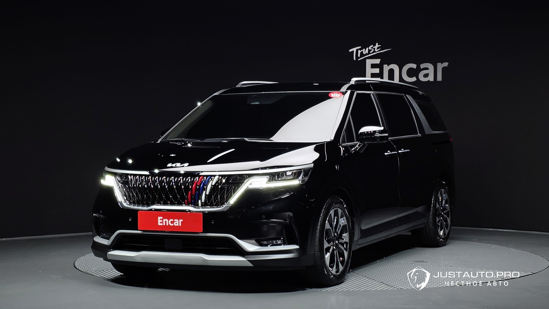 Автомобиль Kia Canival