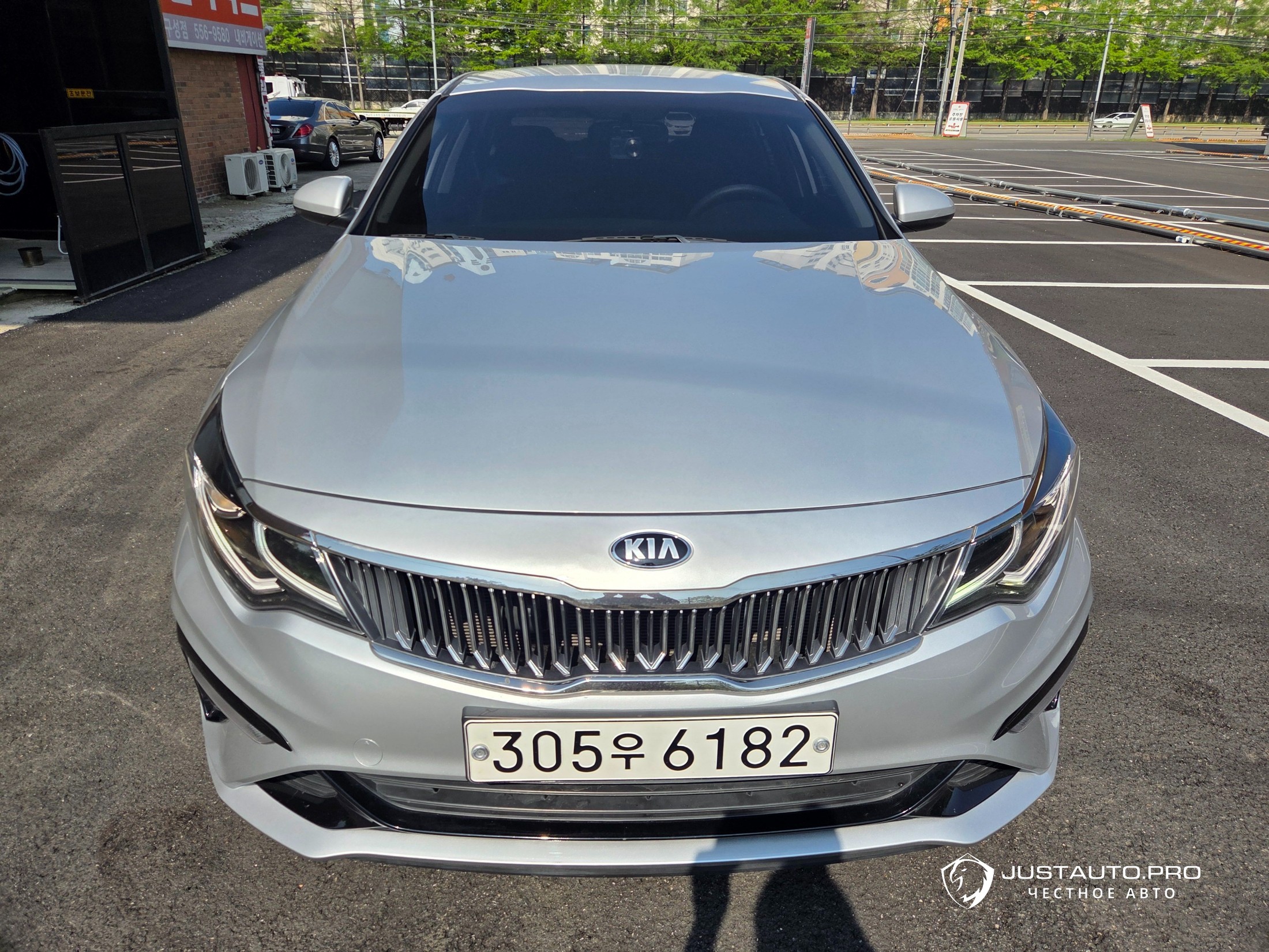 Автомобиль Kia K5