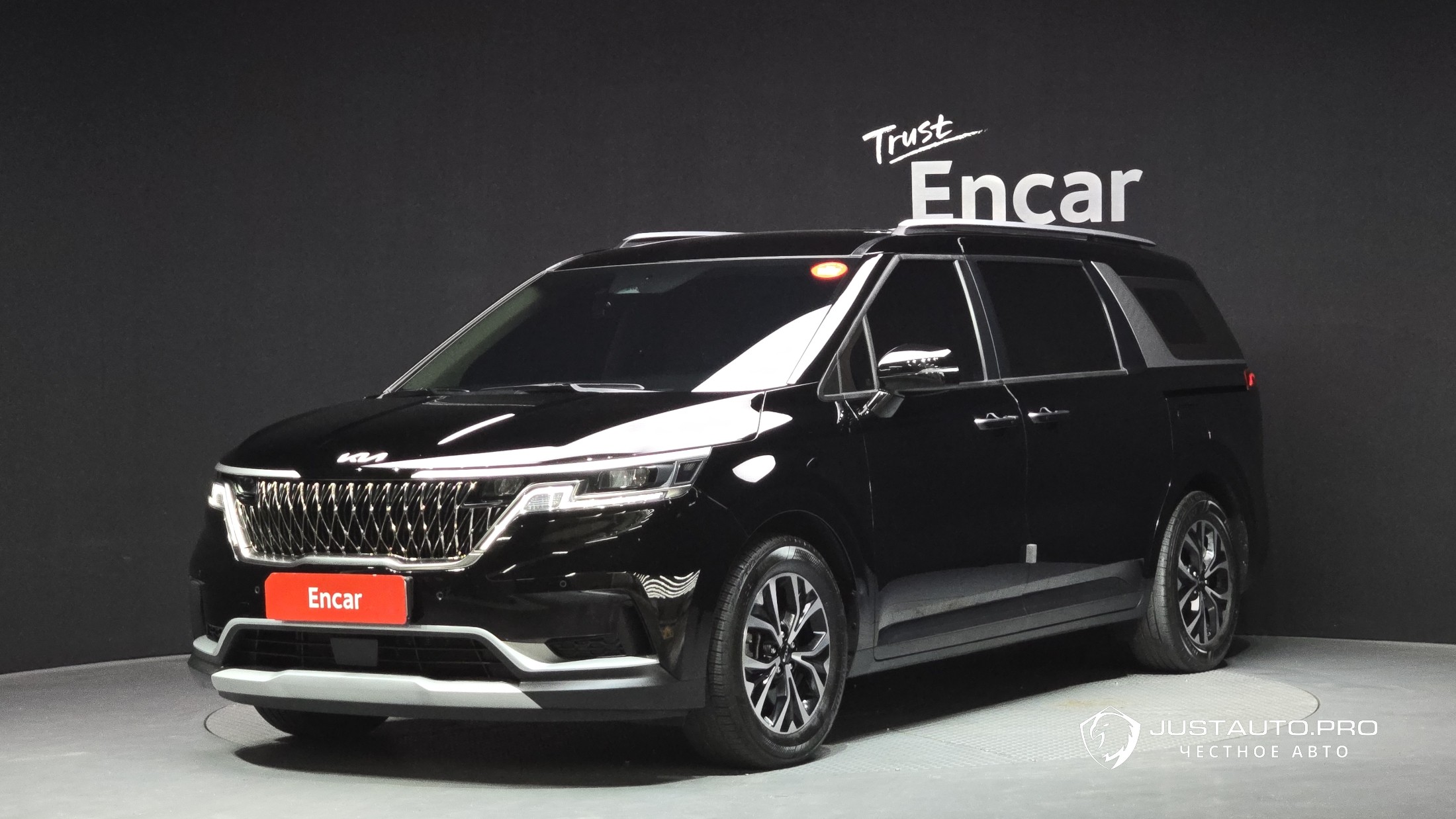 Автомобиль Kia Canival