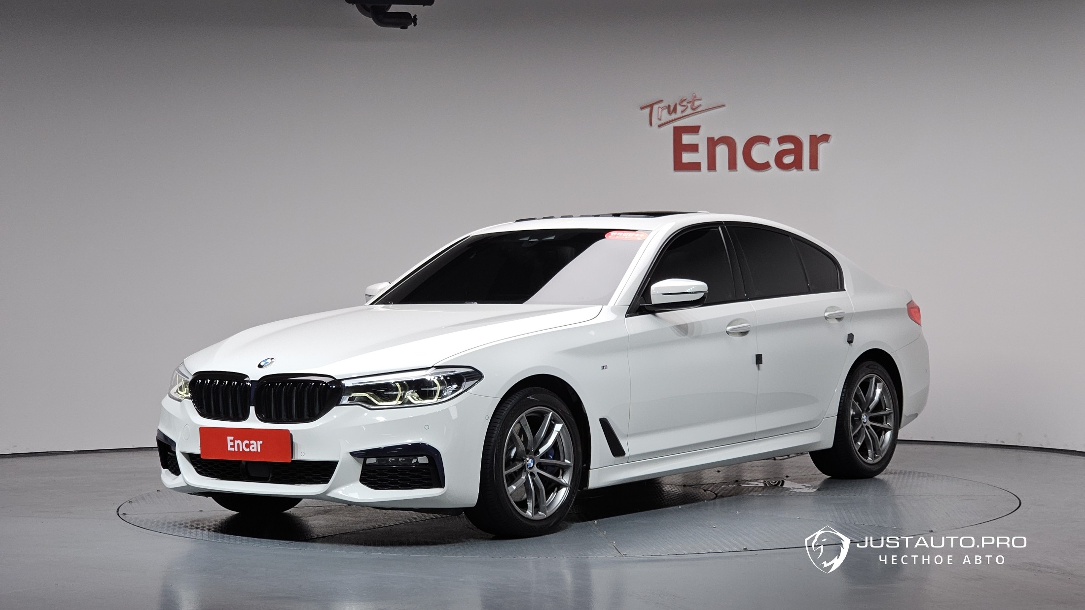 Автомобиль BMW 5-Series