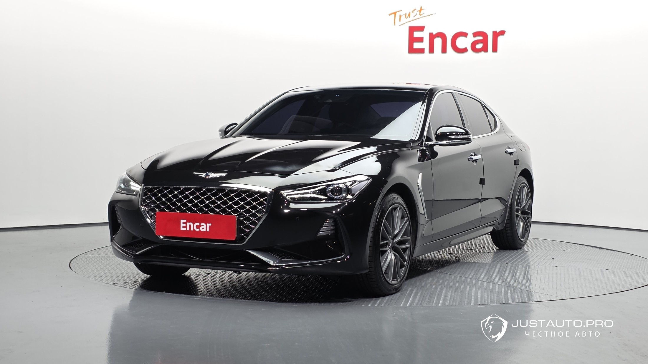 Автомобиль Genesis G70