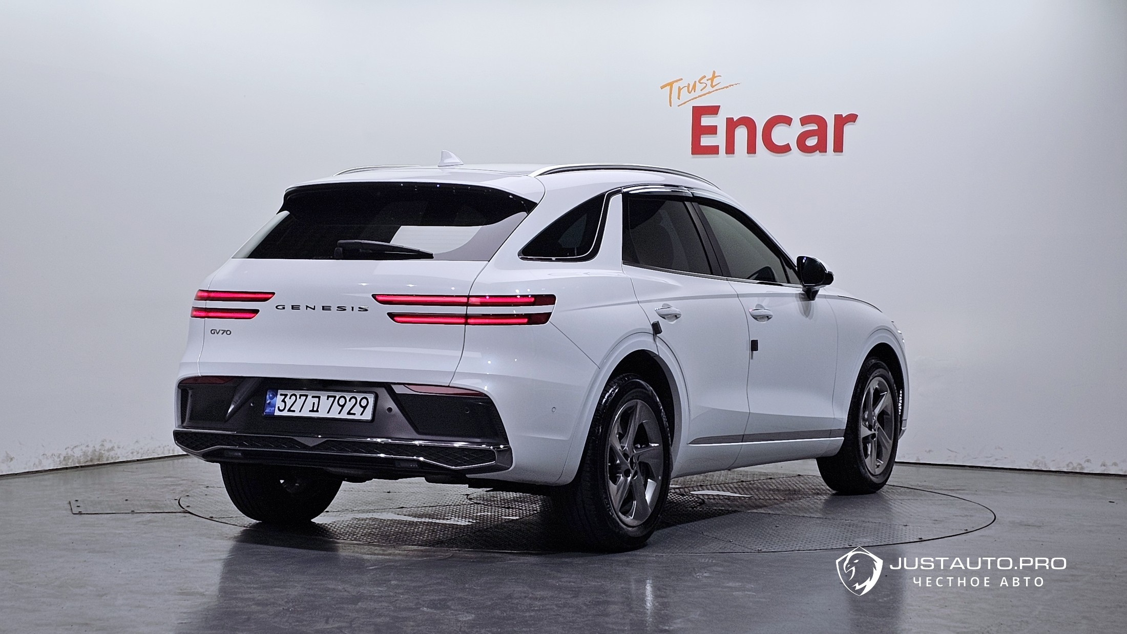 Автомобиль Genesis GV70