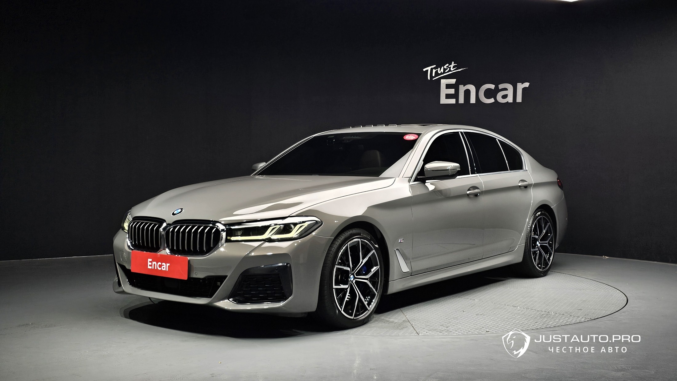 Автомобиль BMW 5-Series