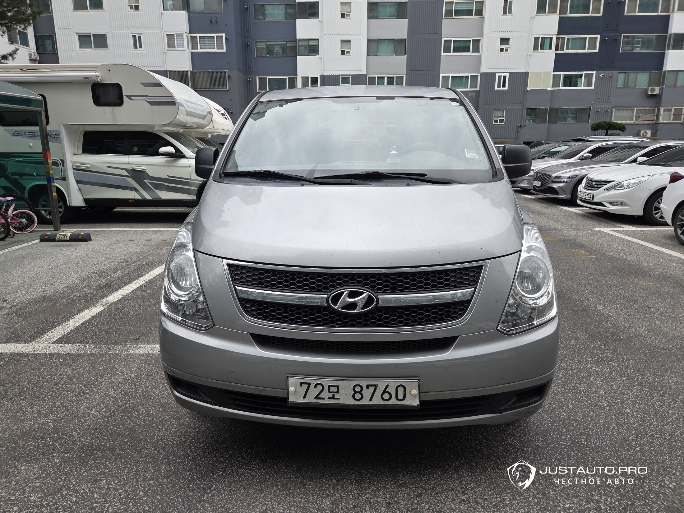 Автомобиль Hyundai Starex