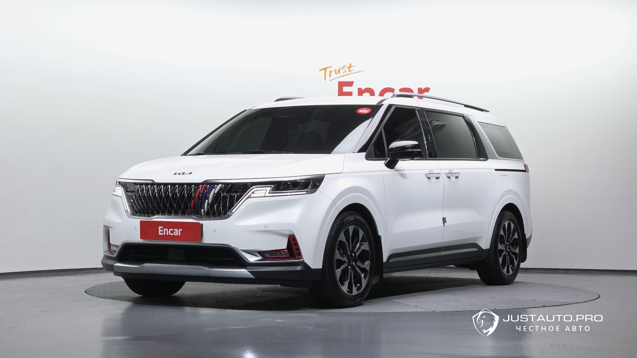 Автомобиль Kia Canival