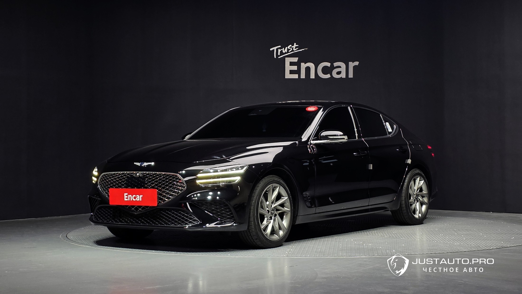 Автомобиль Genesis G70