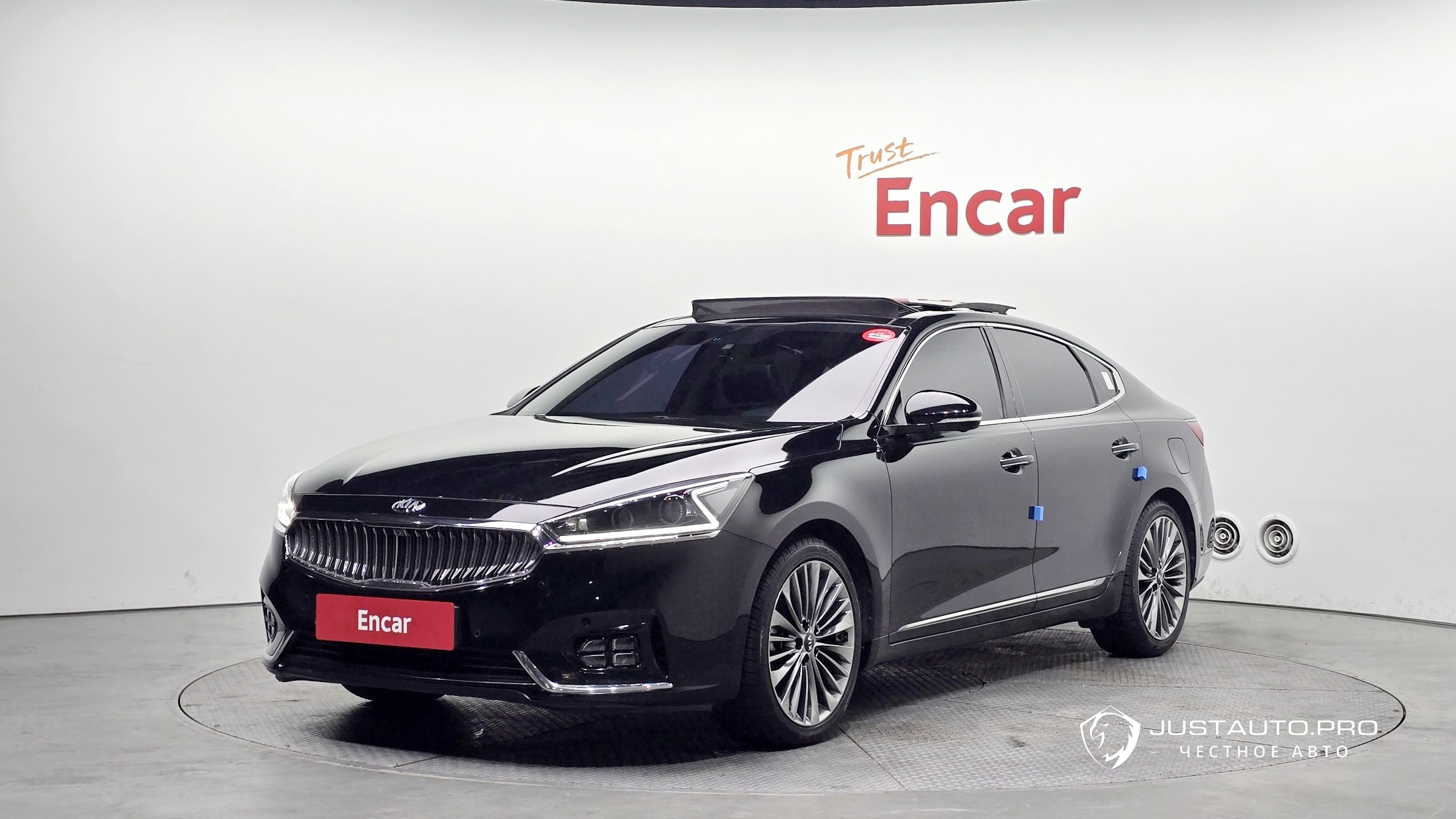 Автомобиль Kia K7