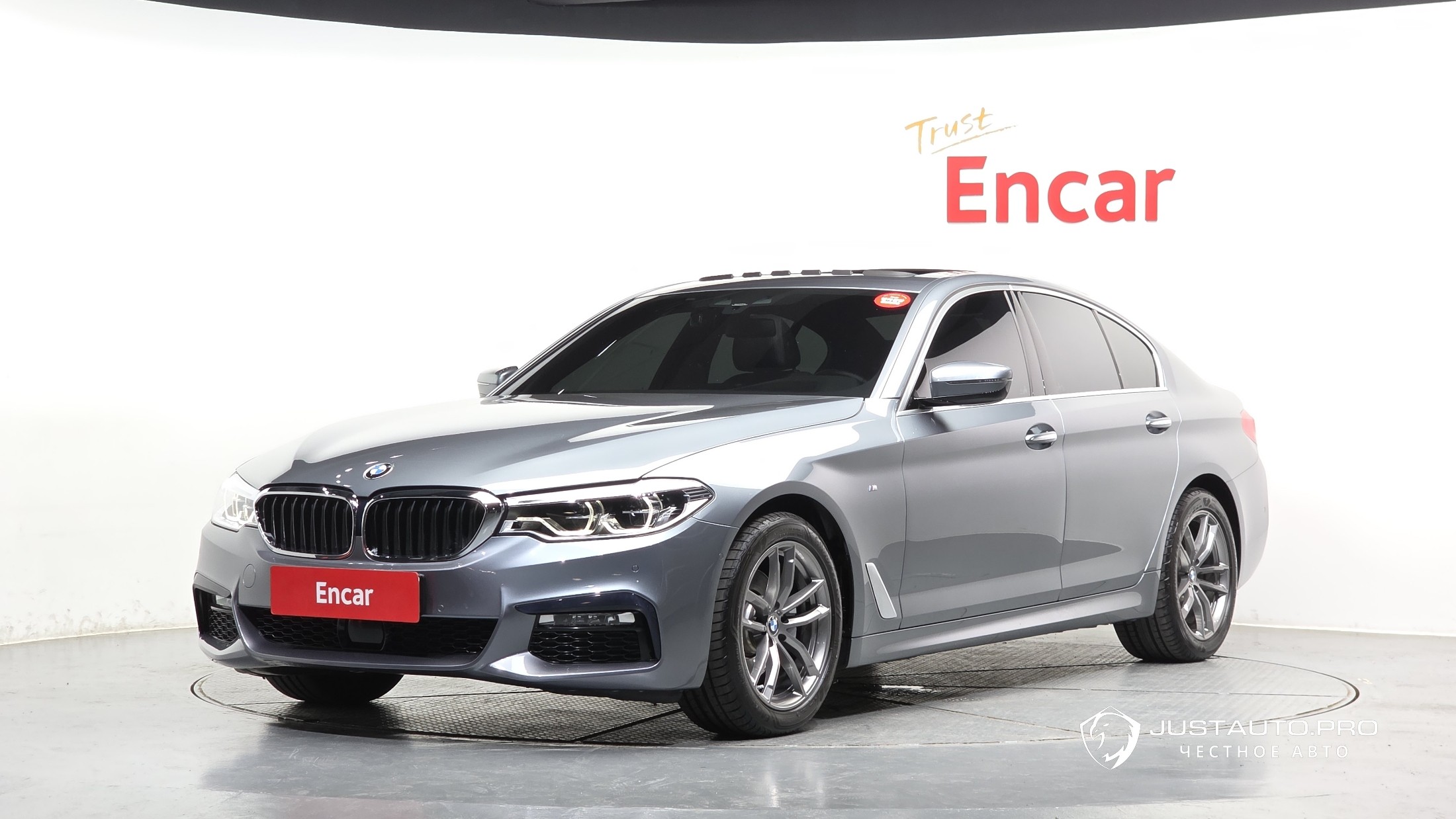 Автомобиль BMW 5-Series