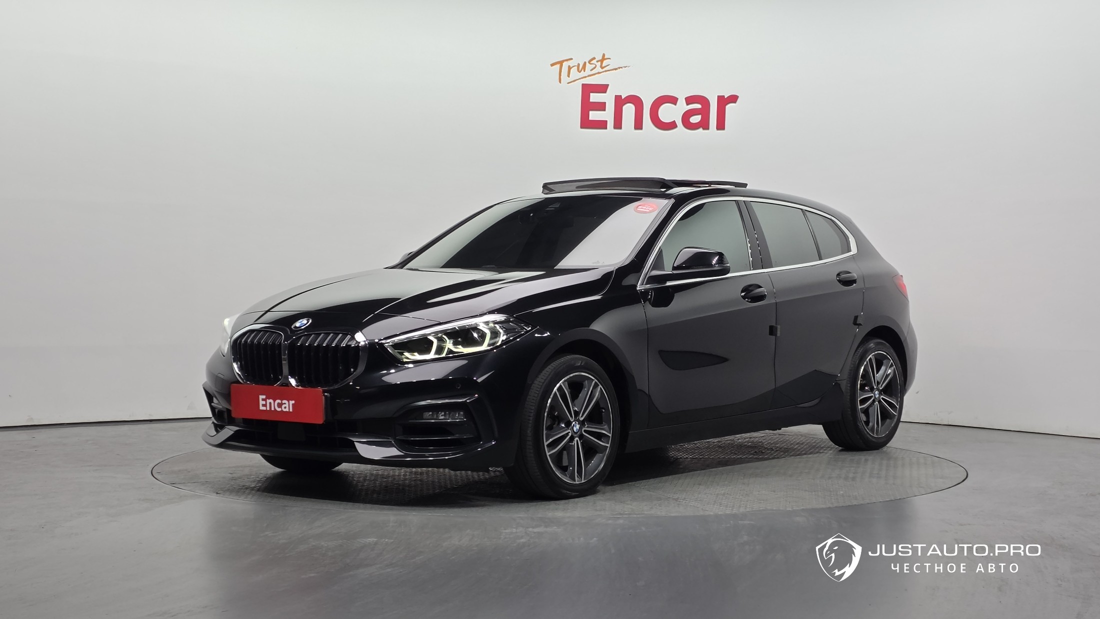 Автомобиль BMW 1-Series