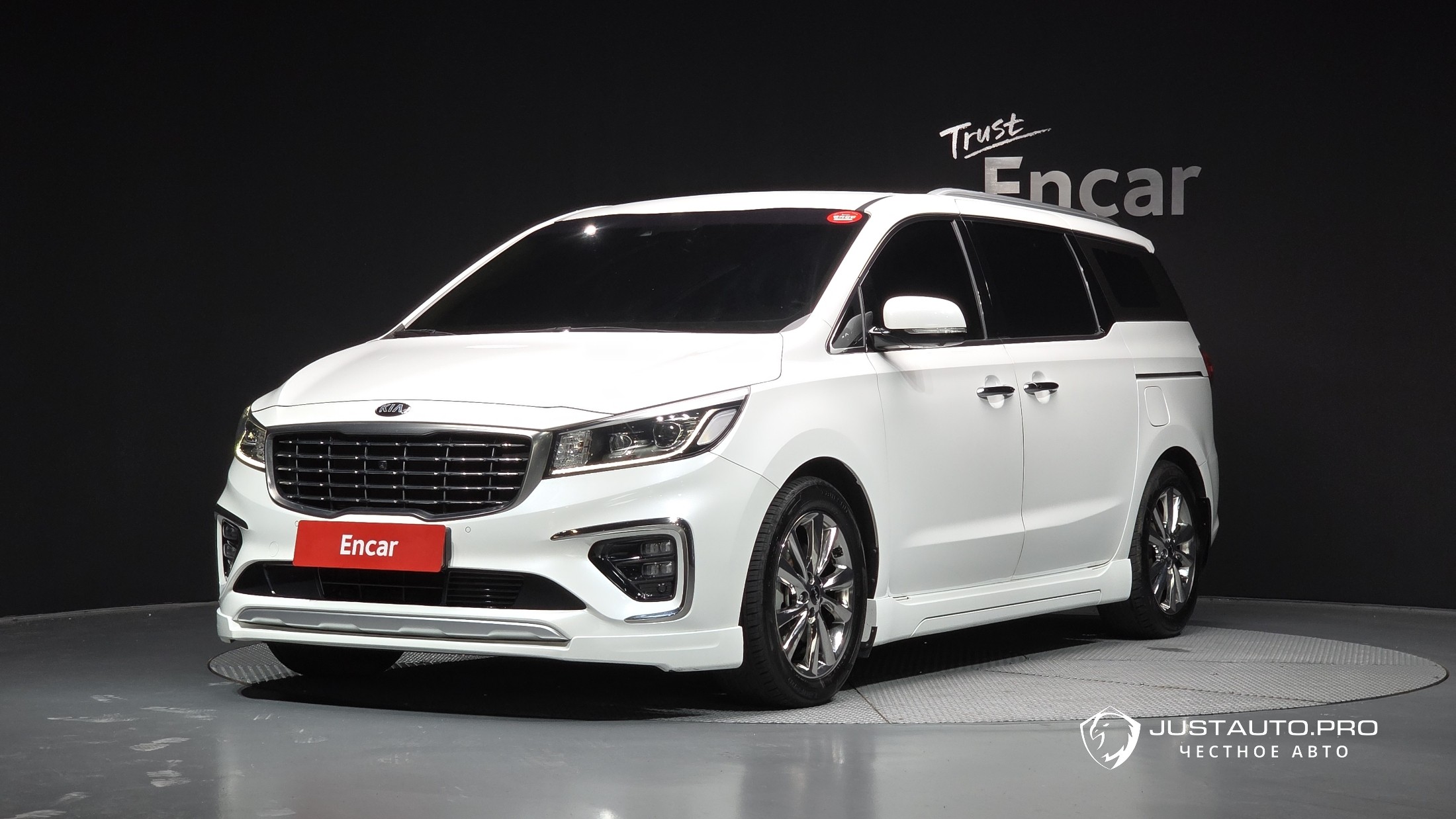 Автомобиль Kia Canival