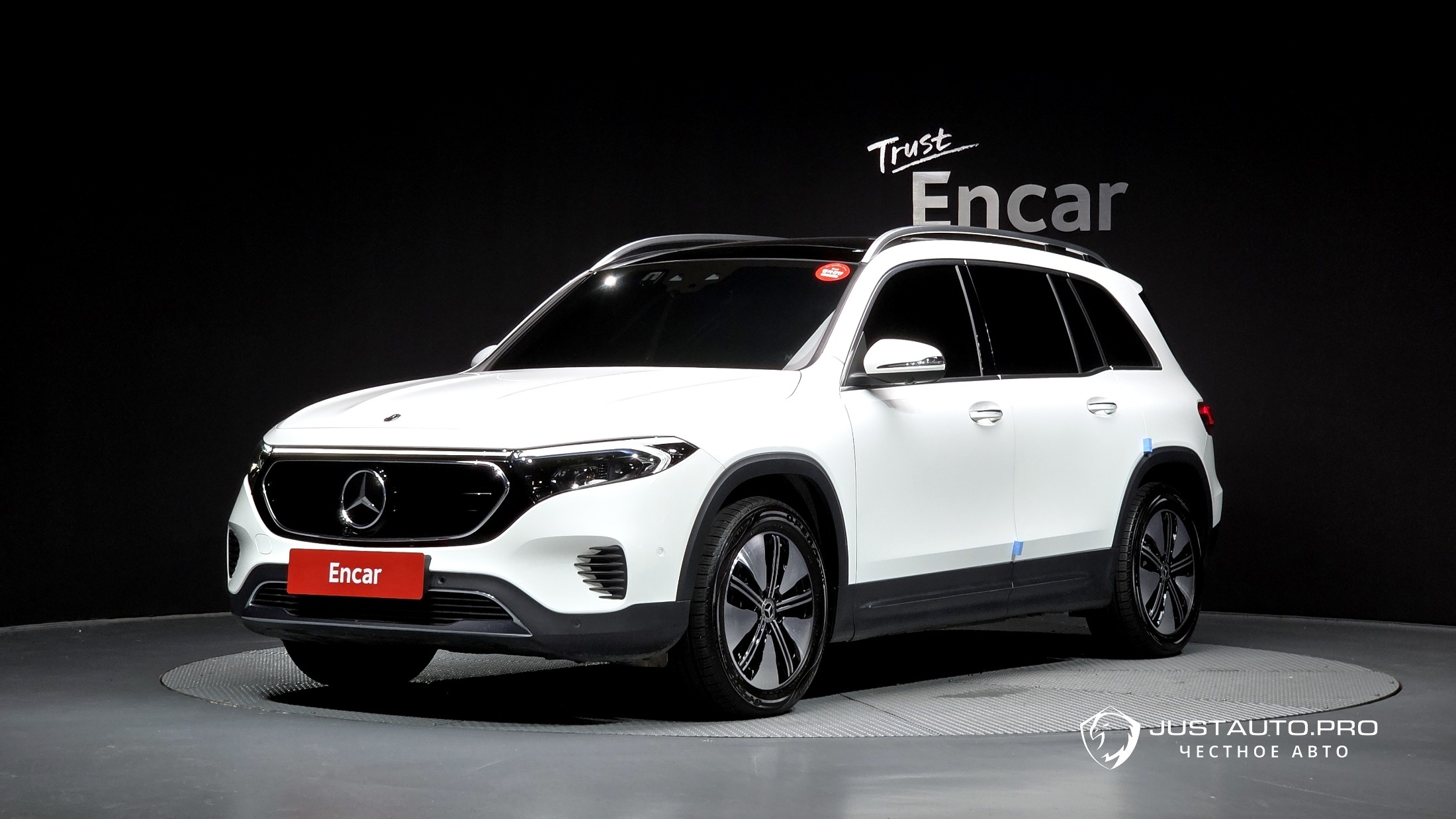 Автомобиль Mercedes-Benz EQB