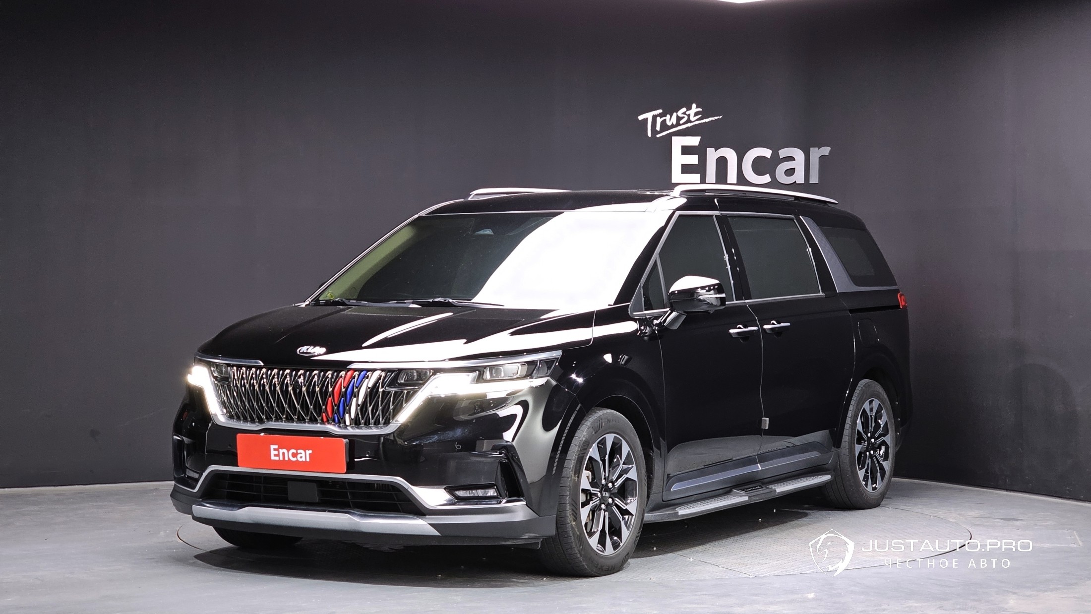 Автомобиль Kia Canival