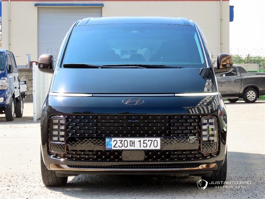 Автомобиль Hyundai Staria