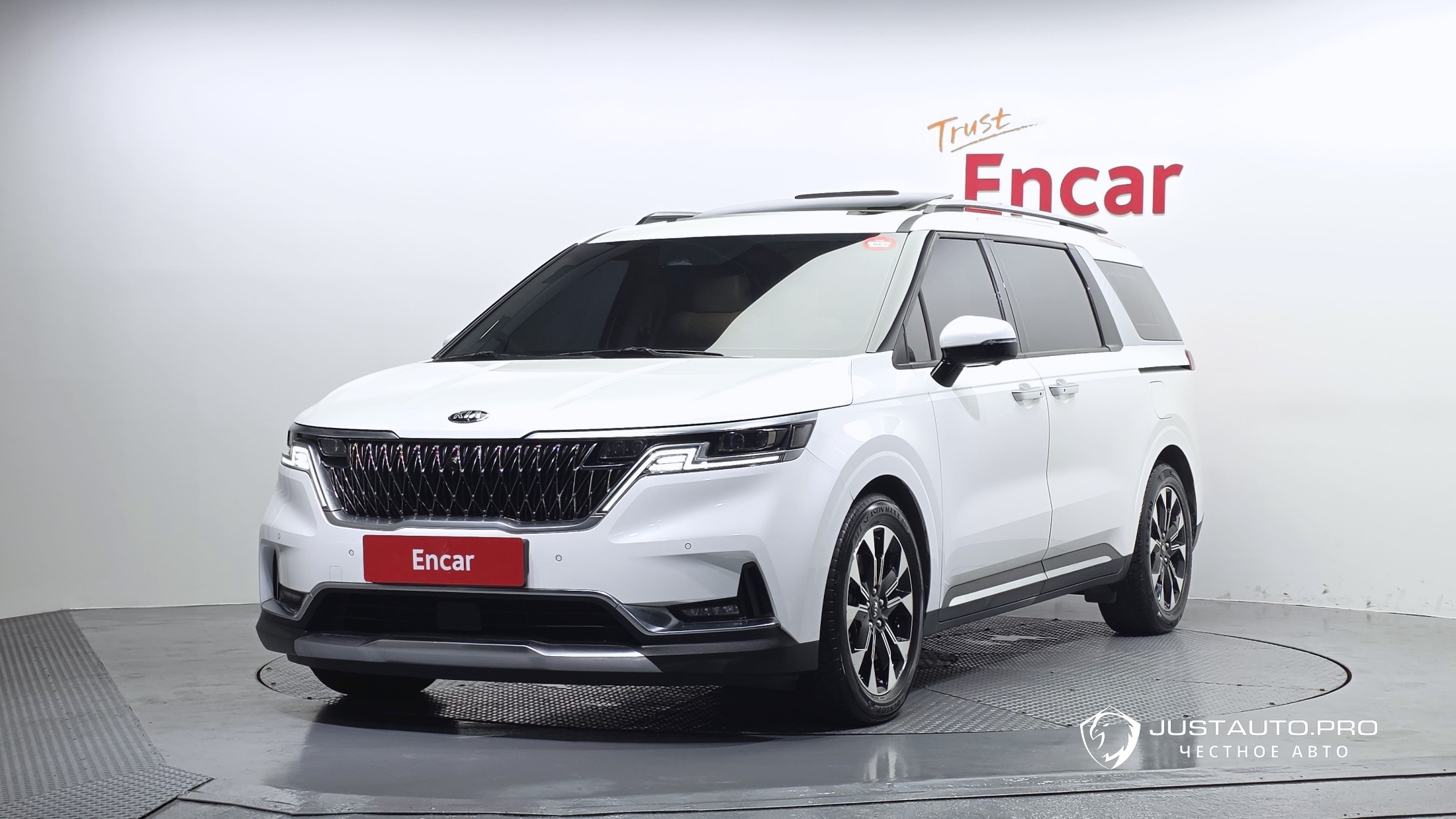 Автомобиль Kia Canival