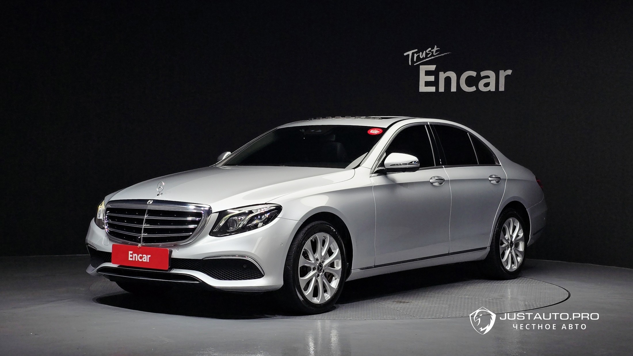 Автомобиль Mercedes-Benz E-Class