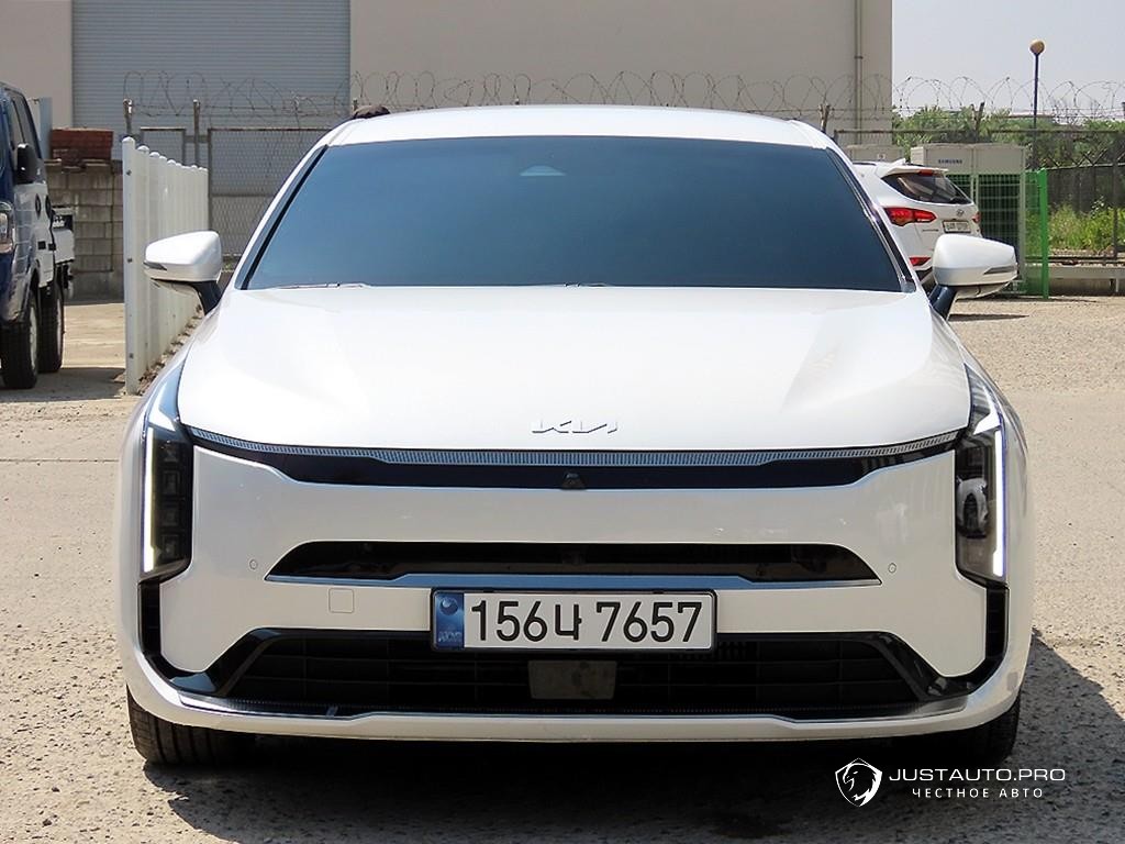 Автомобиль Kia K8