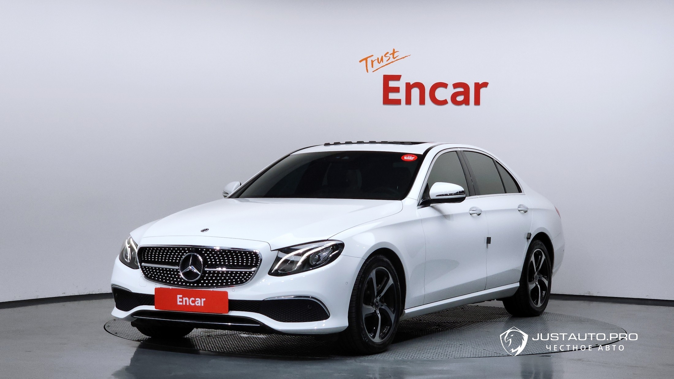 Автомобиль Mercedes-Benz E-Class