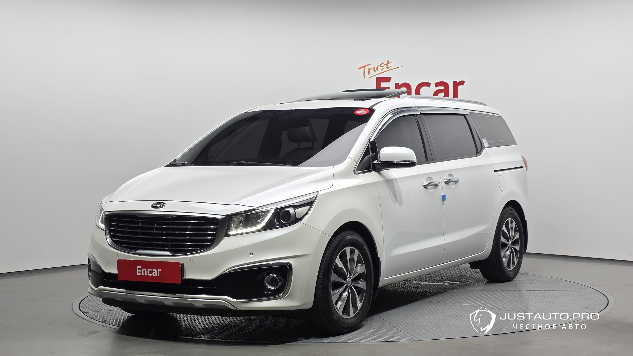 Автомобиль Kia Canival