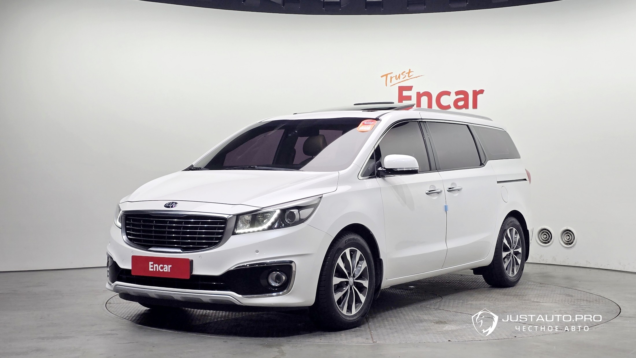 Автомобиль Kia Canival