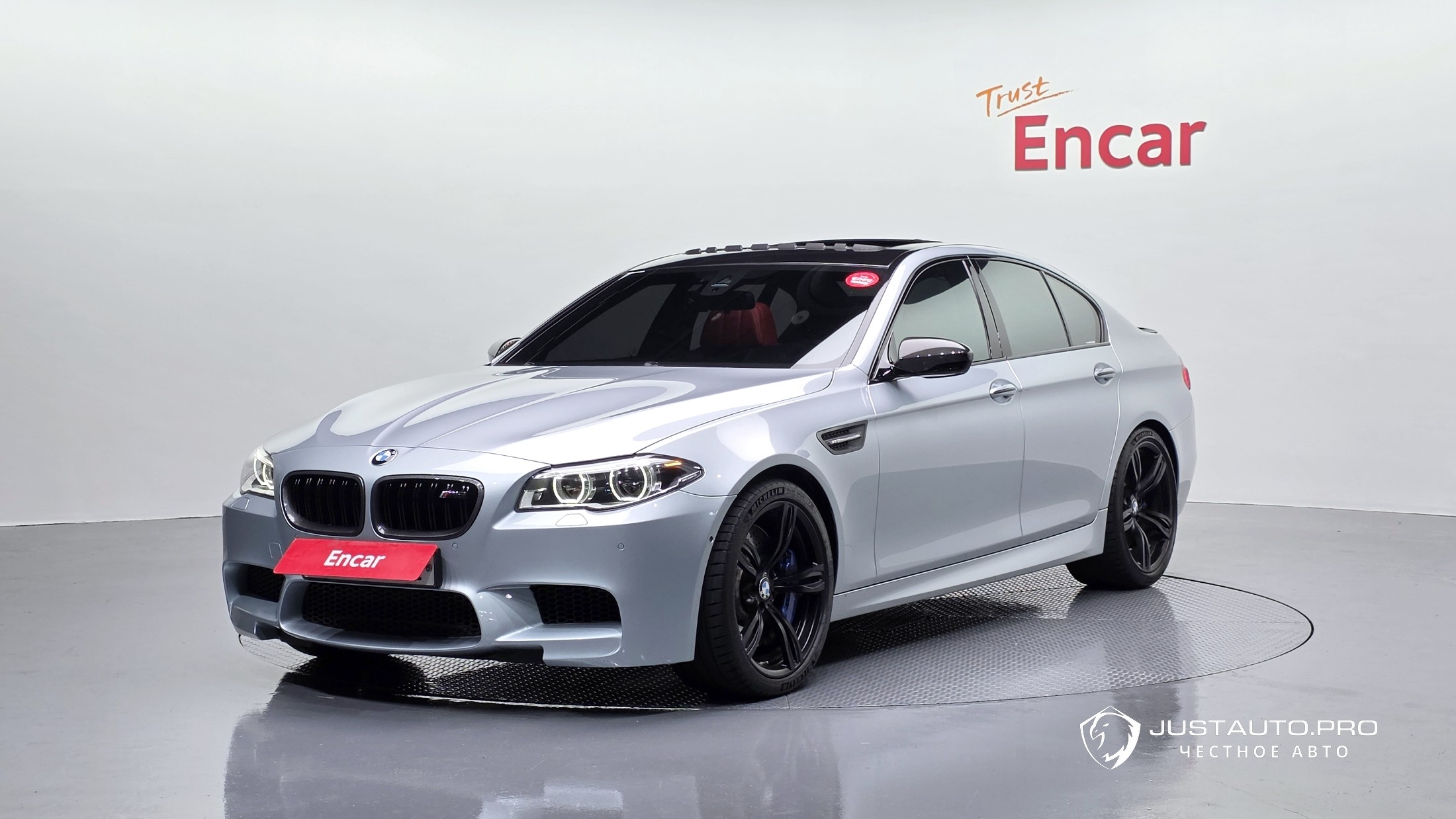 Автомобиль BMW M5