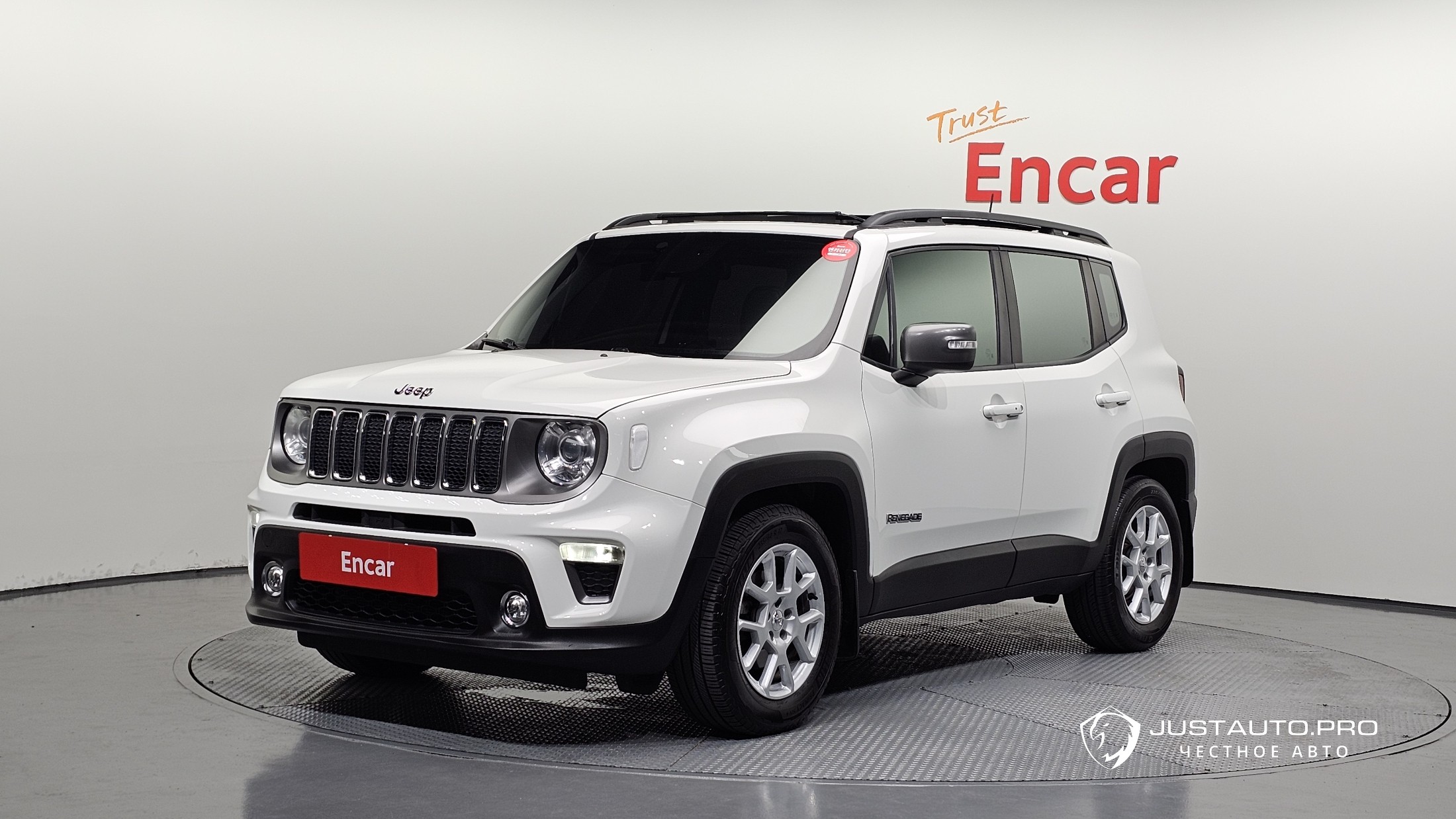 Автомобиль Jeep Renegade