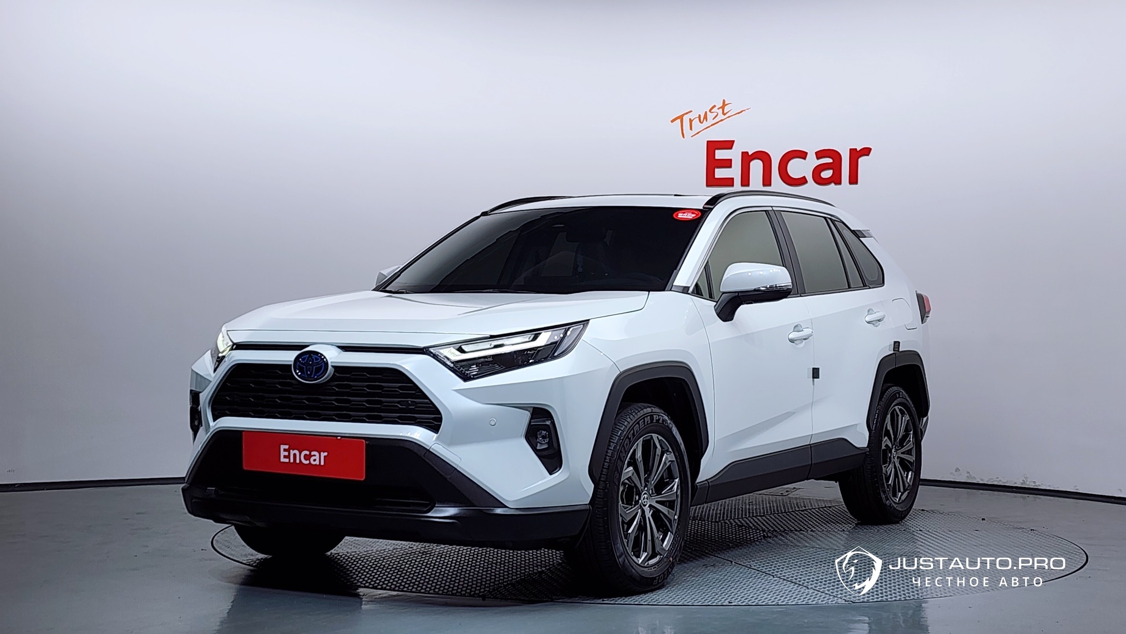 Автомобиль Toyota RAV4