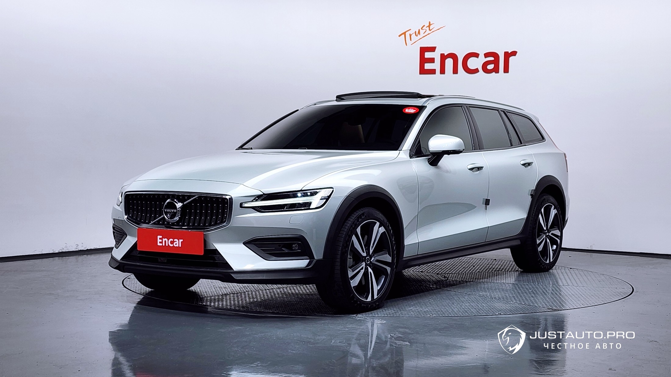 Автомобиль Volvo V60
