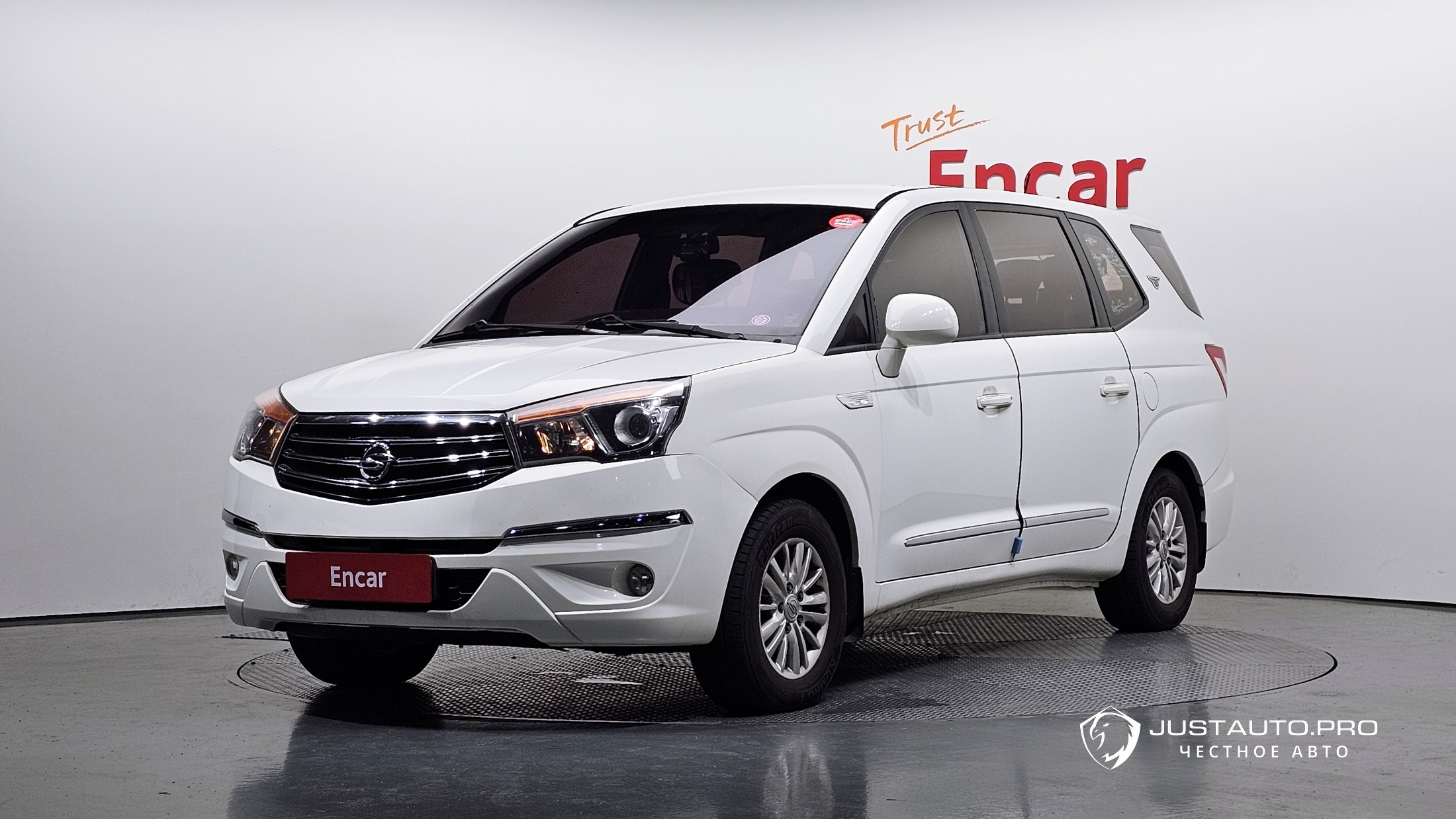 Автомобиль KG_Mobility_Ssangyong KORANDO