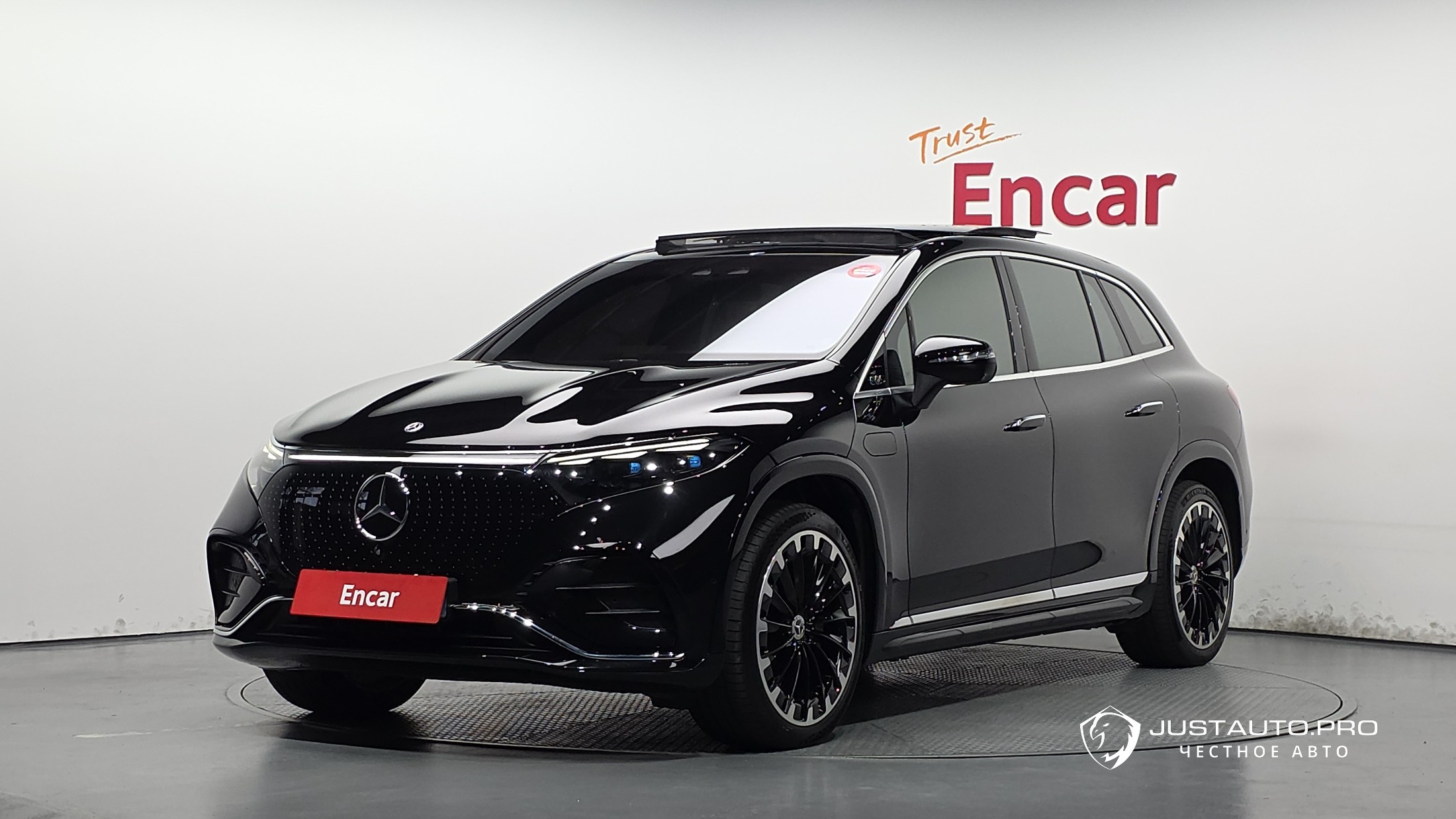 Автомобиль Mercedes-Benz EQS