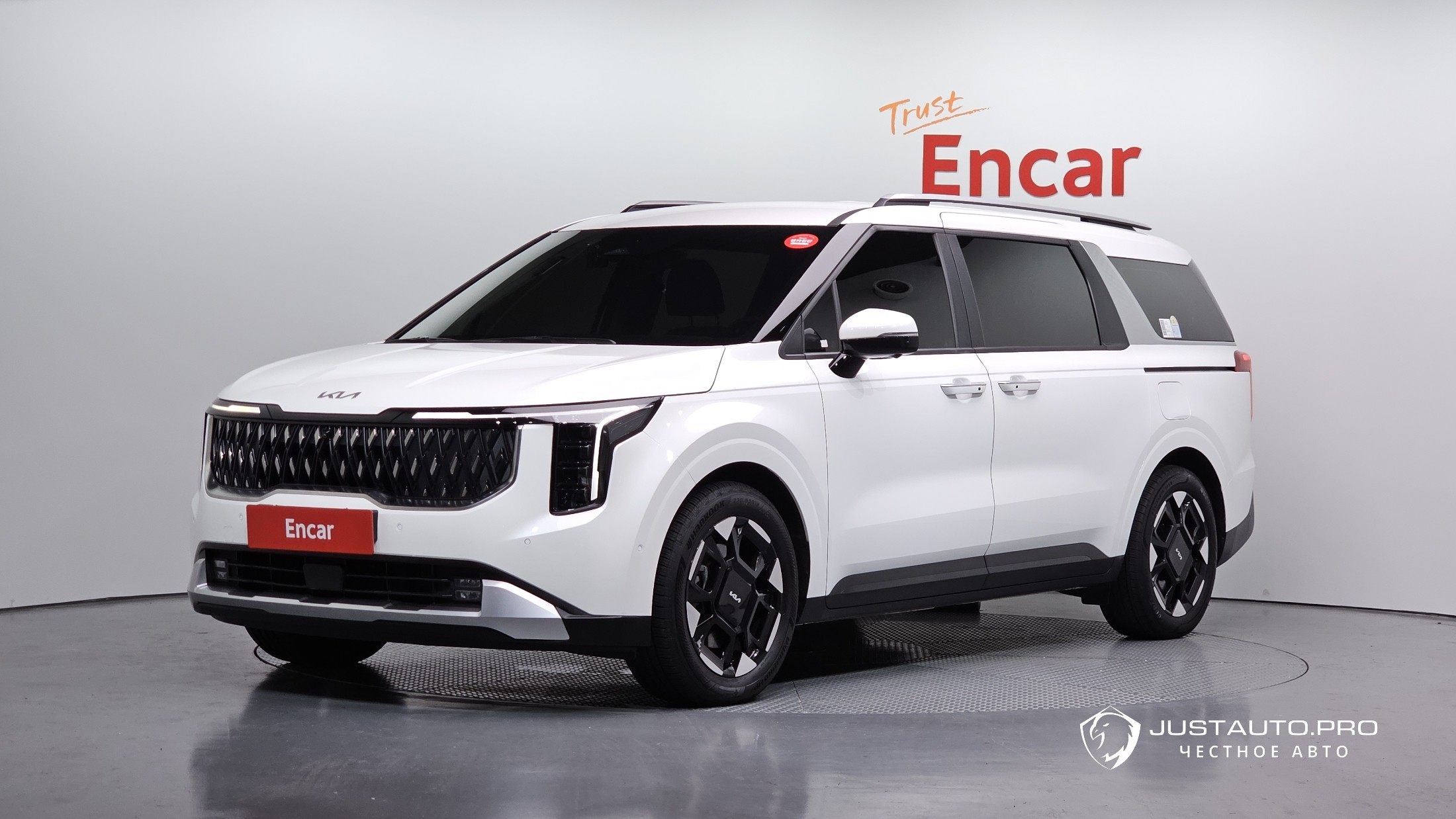 Автомобиль Kia Canival