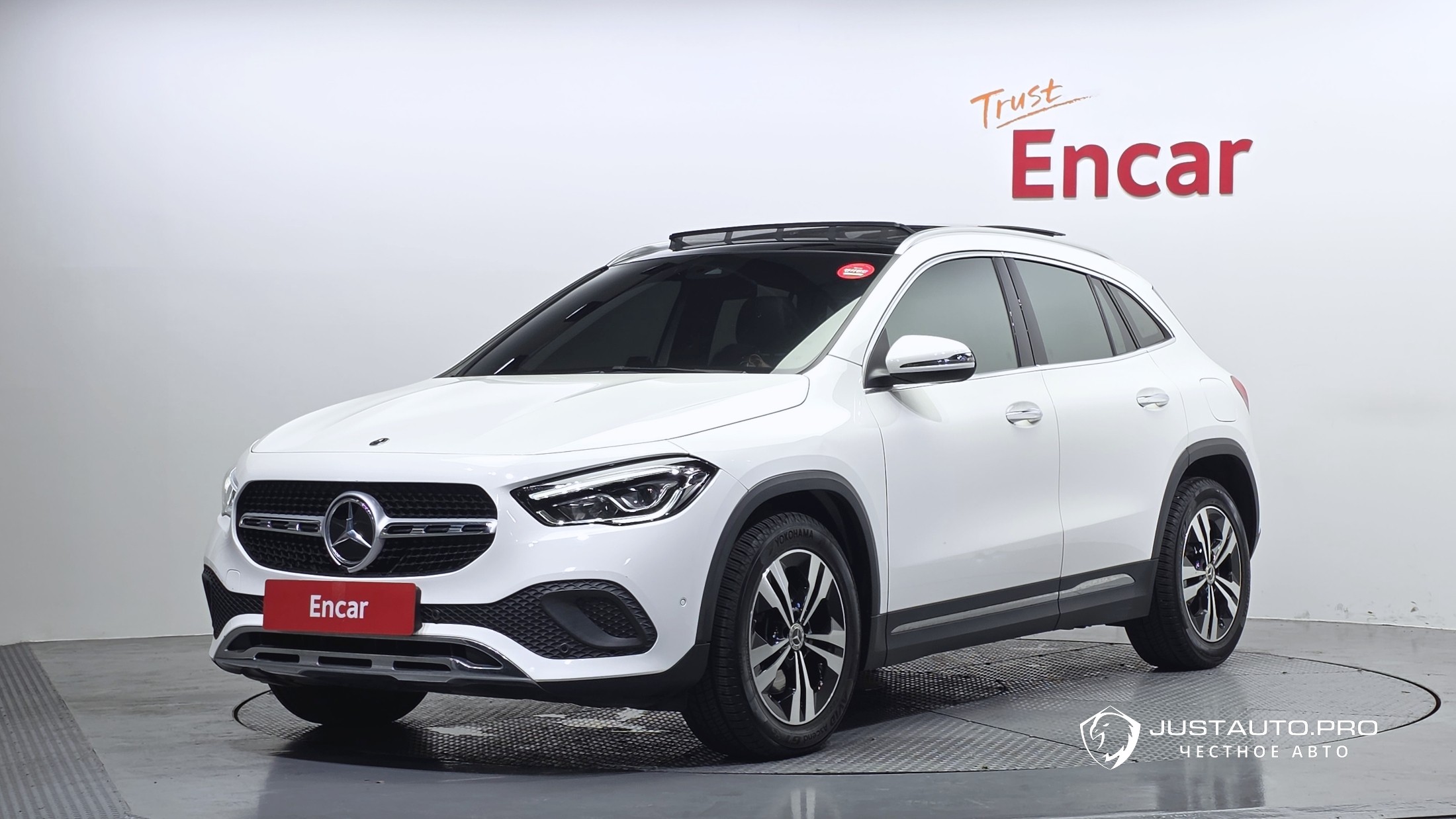 Автомобиль Mercedes-Benz GLA-Class
