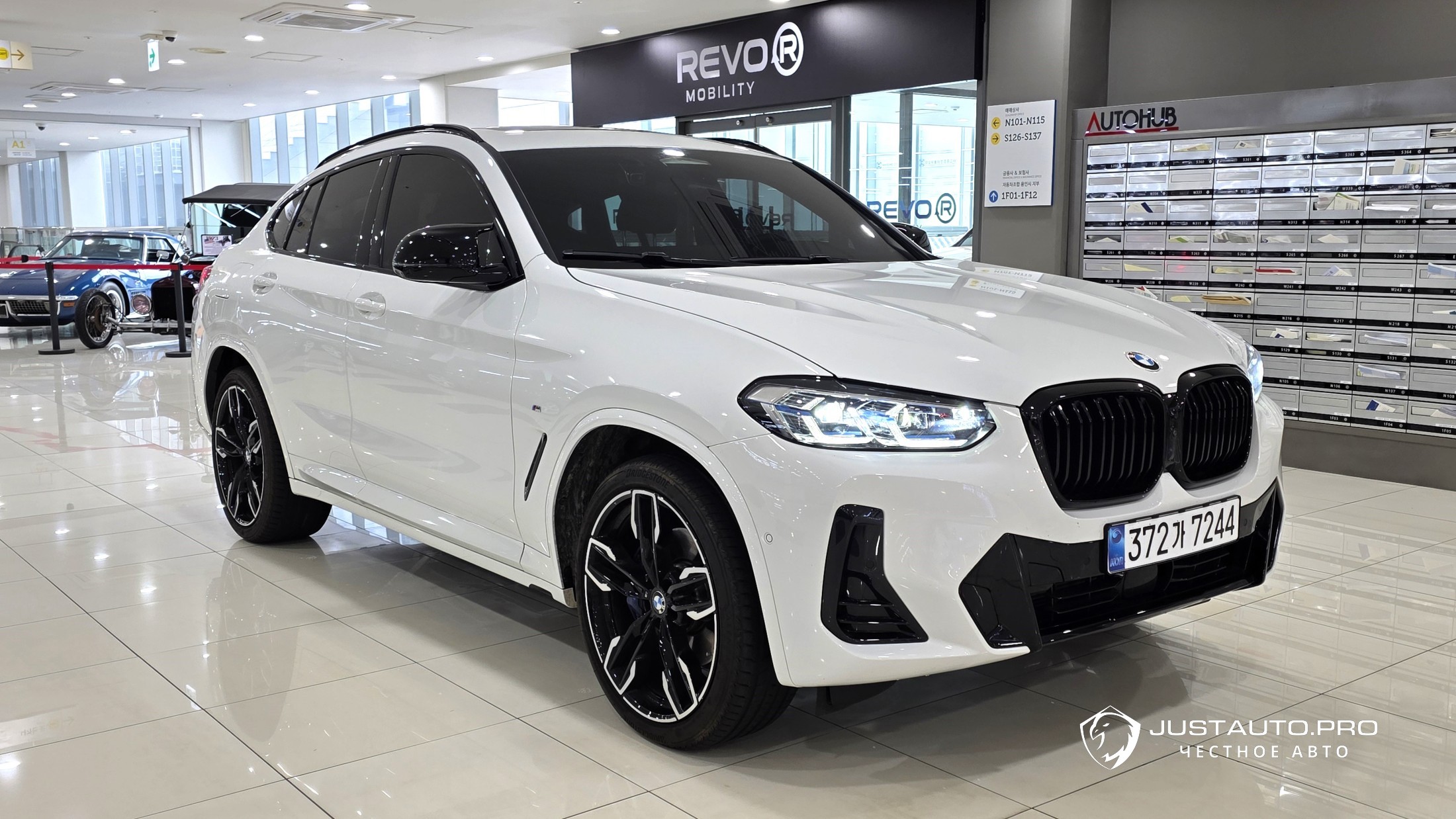 Автомобиль BMW X4
