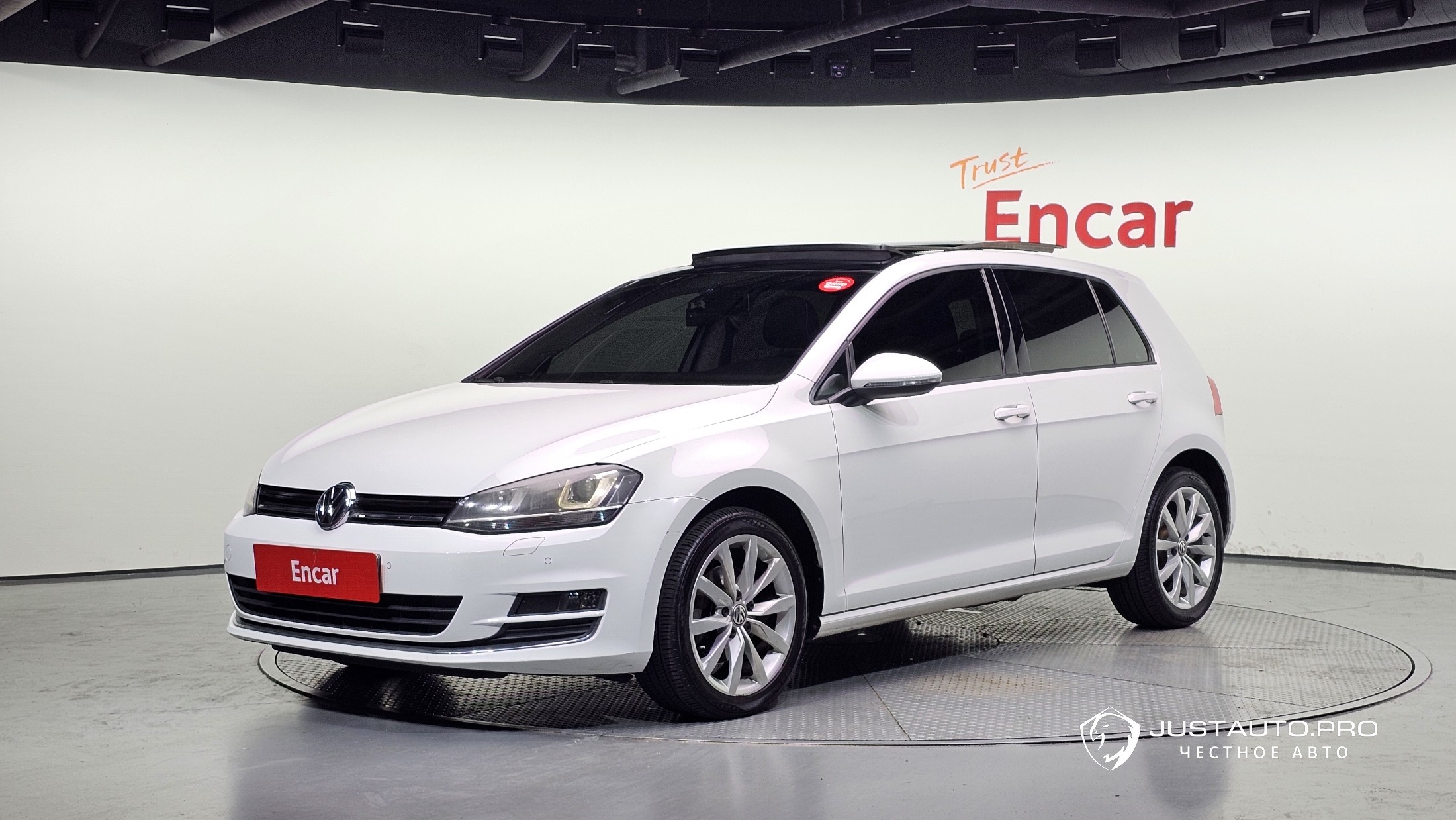 Автомобиль Volkswagen Golf